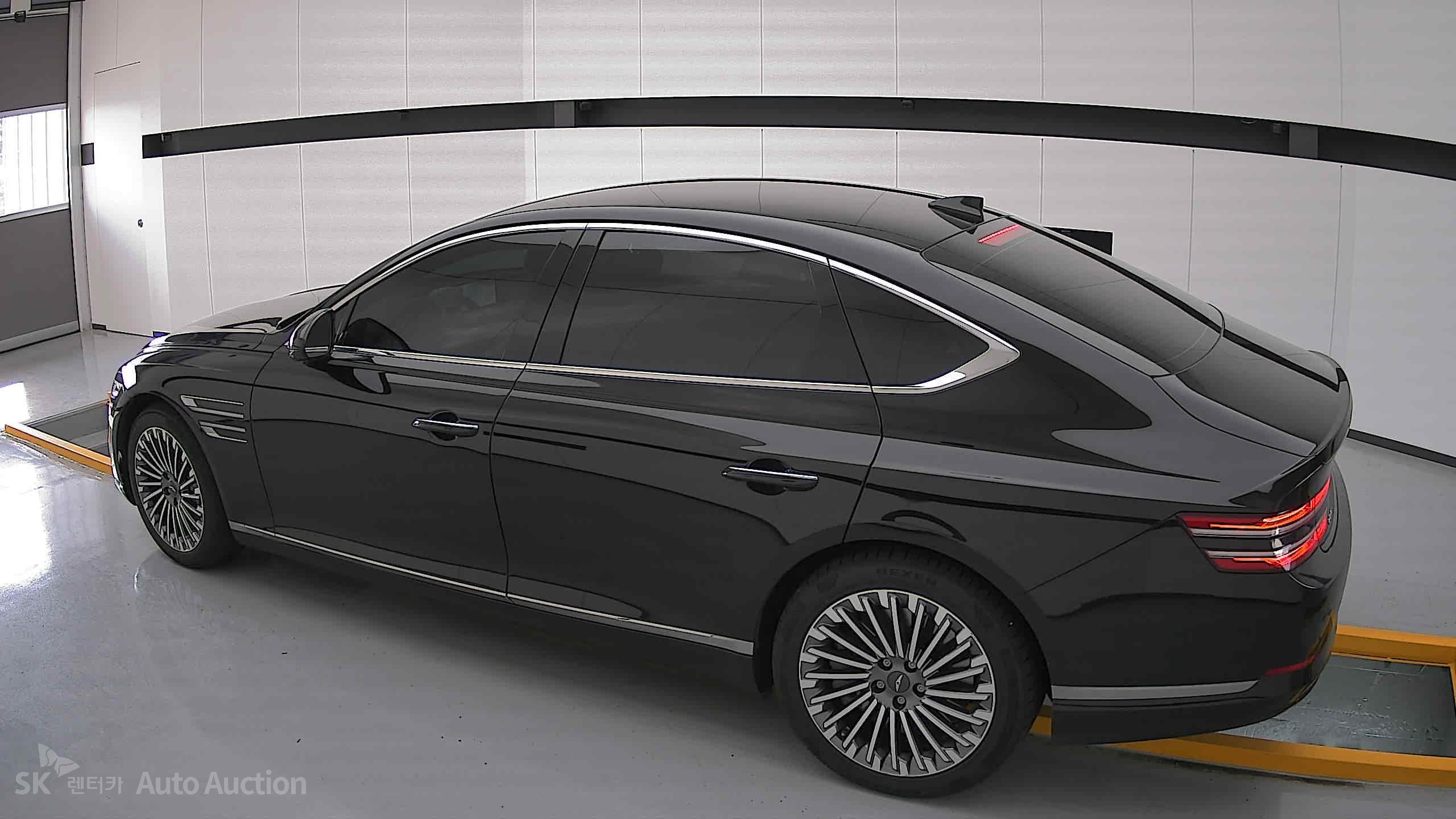 2022 - genesis eg80