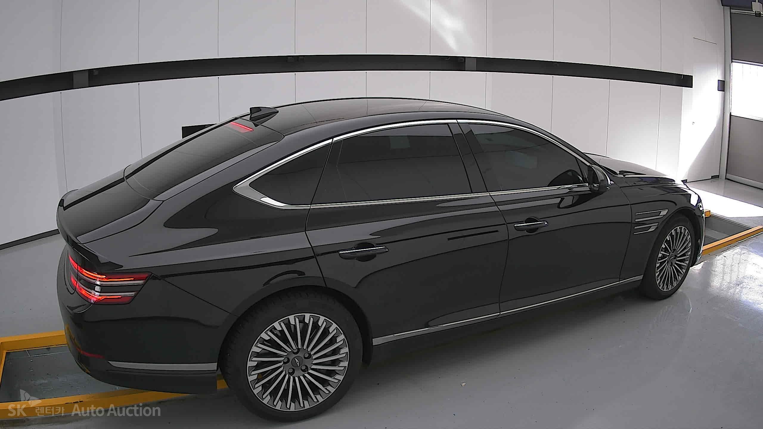 2022 - genesis eg80