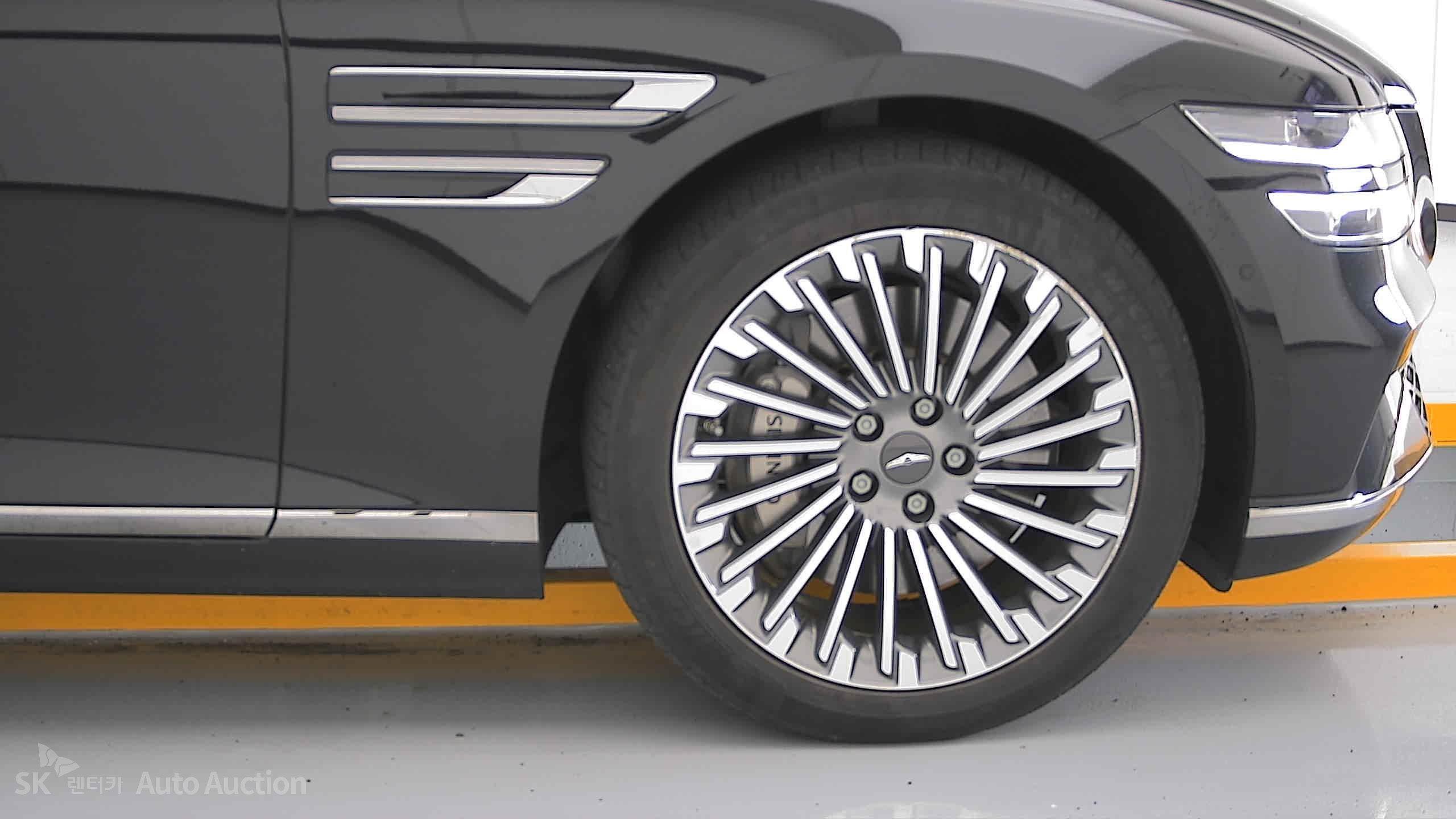 2022 - genesis eg80