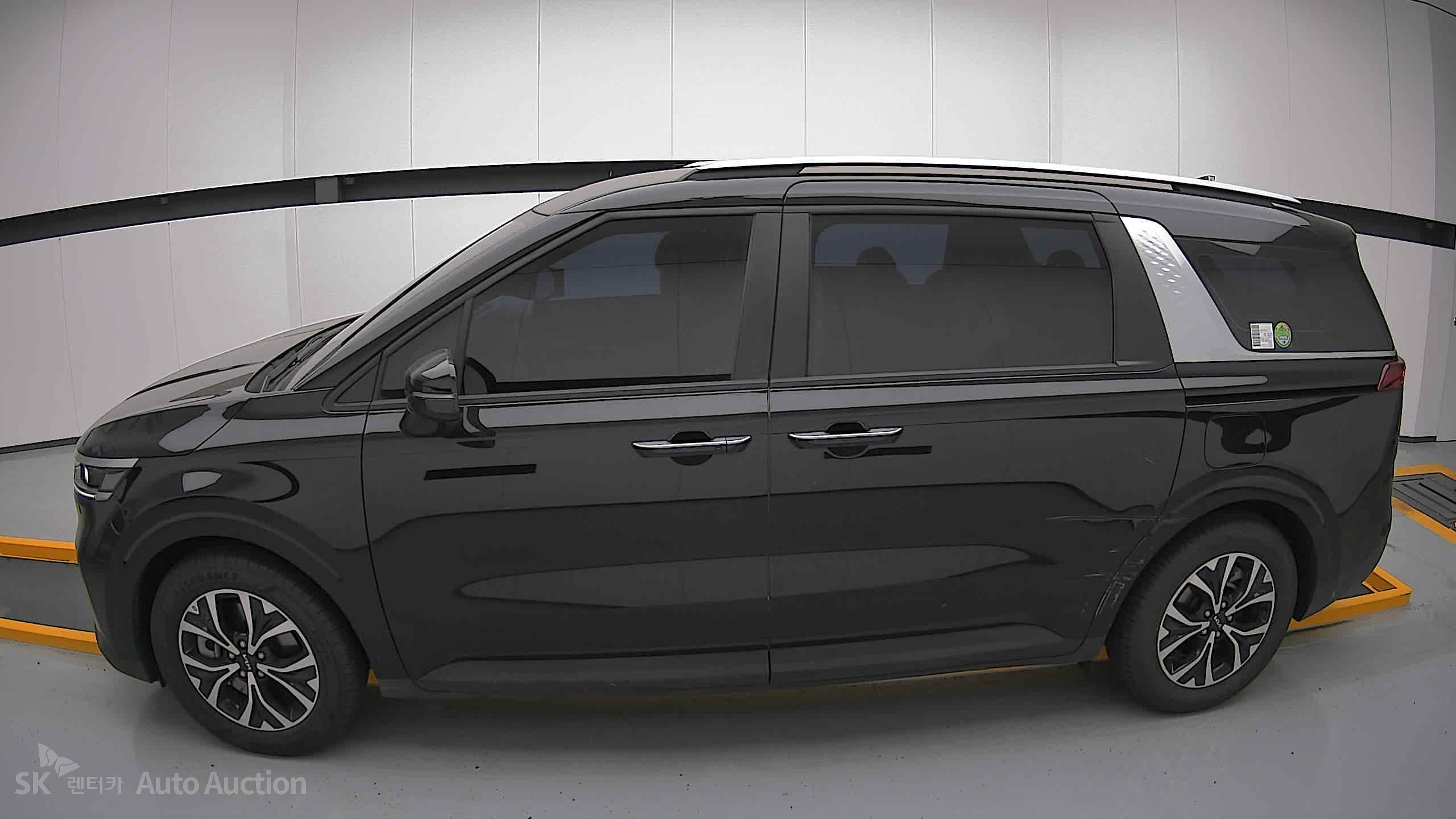 2023 - kia carnival