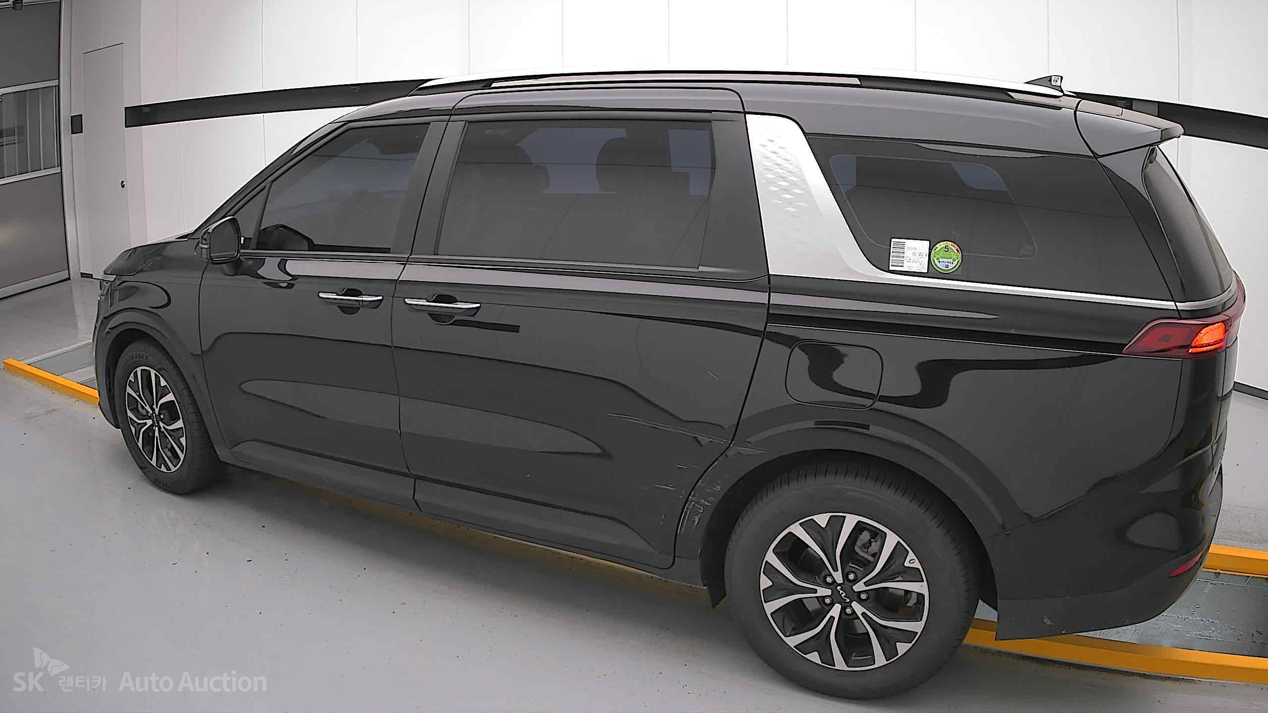 2023 - kia carnival