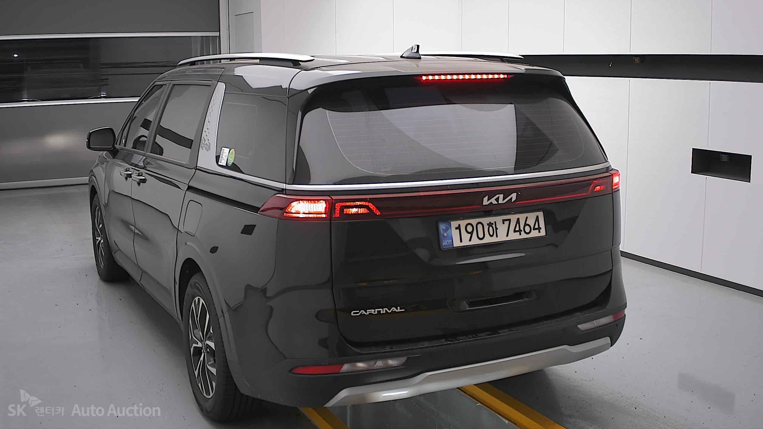 2023 - kia carnival