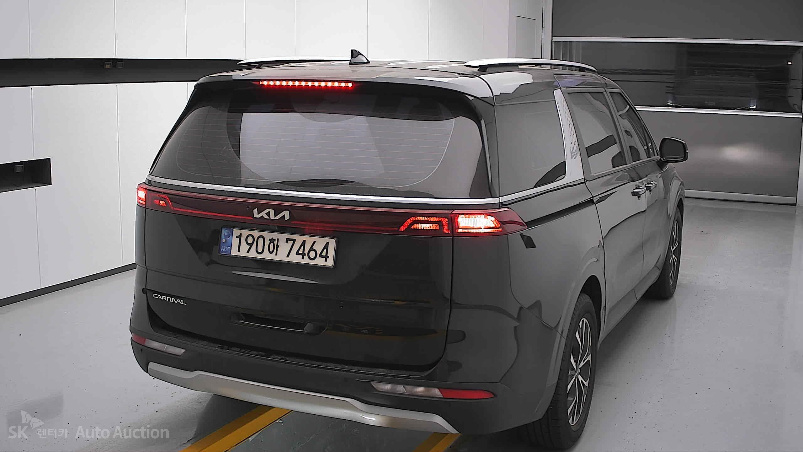 2023 - kia carnival