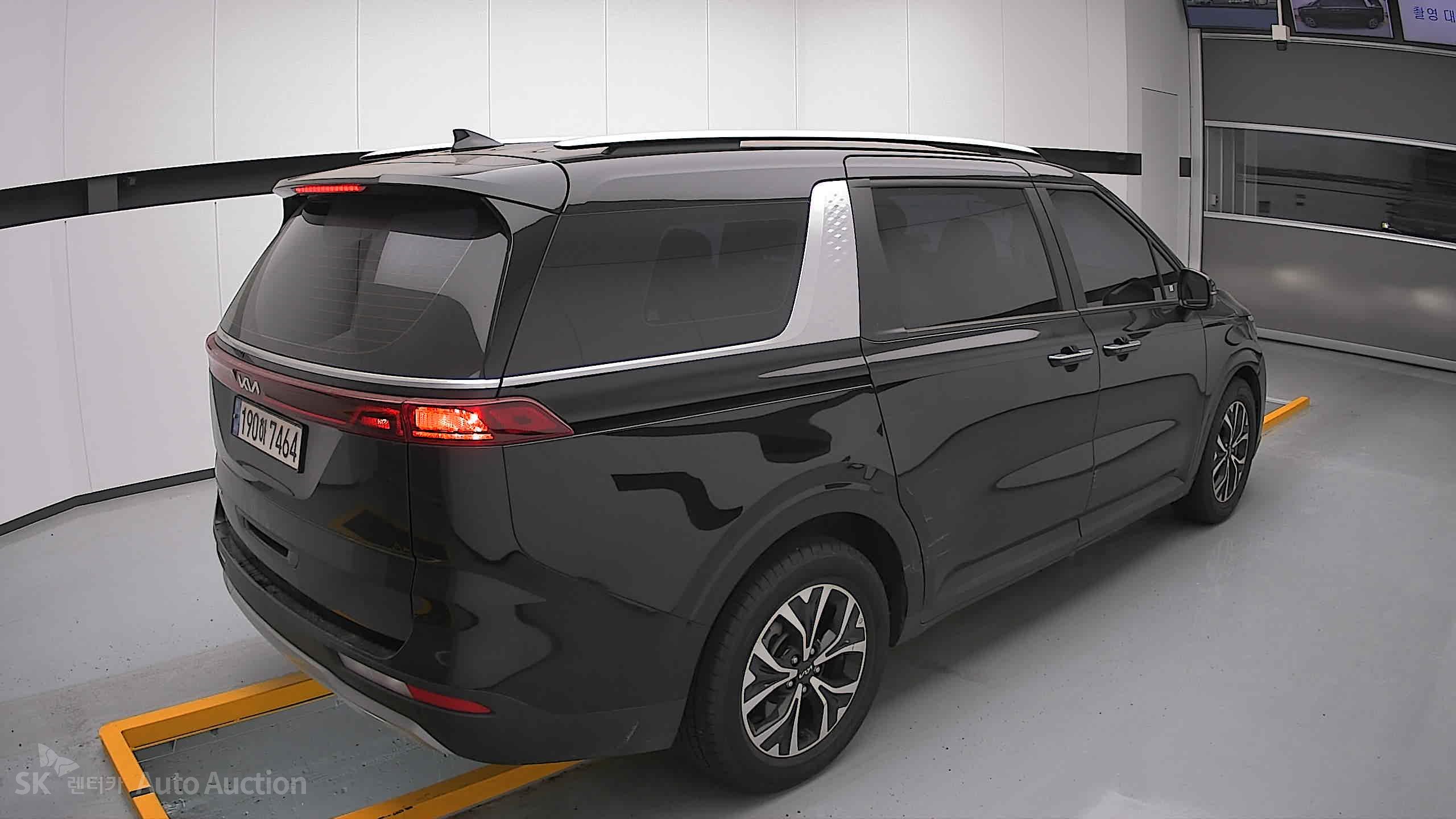 2023 - kia carnival