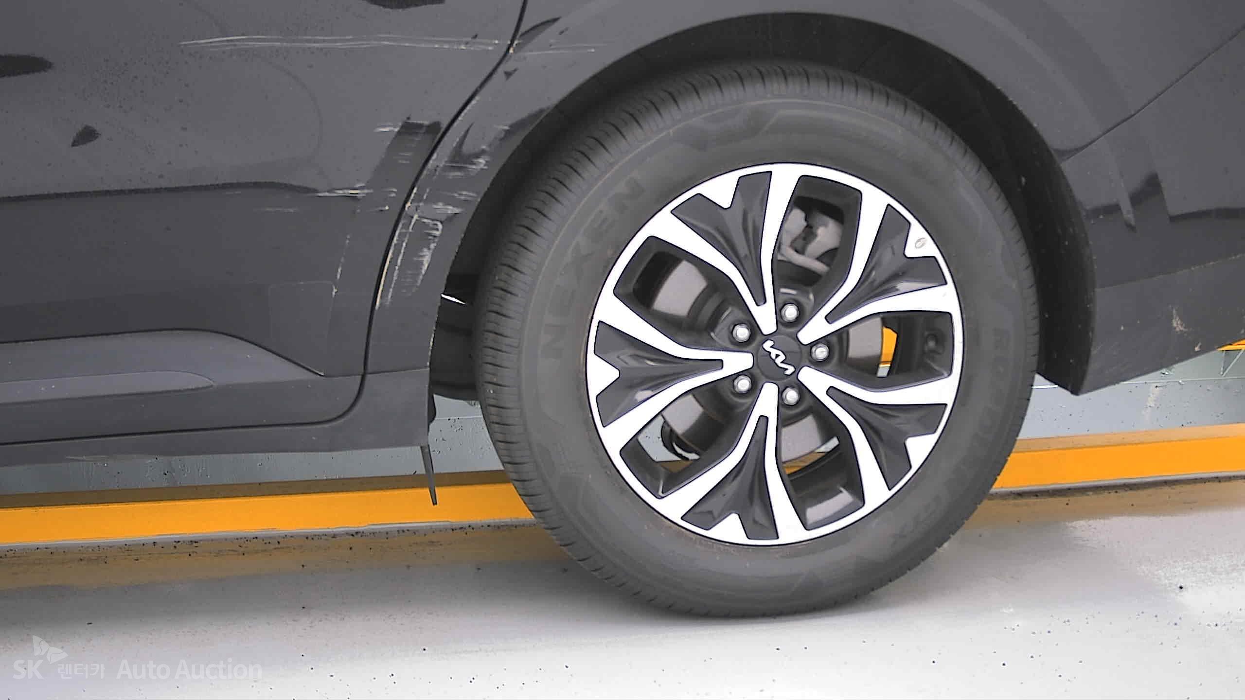 2023 - kia carnival