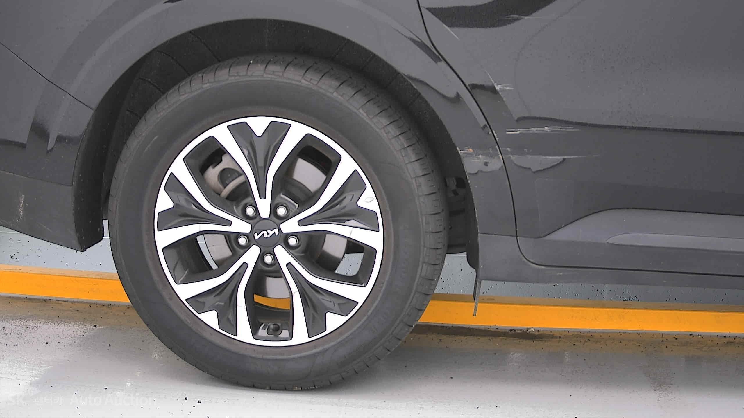 2023 - kia carnival