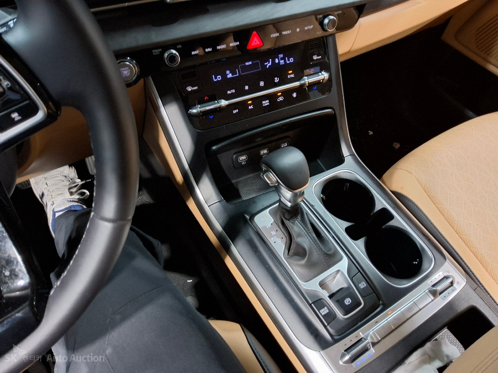 2023 - kia carnival
