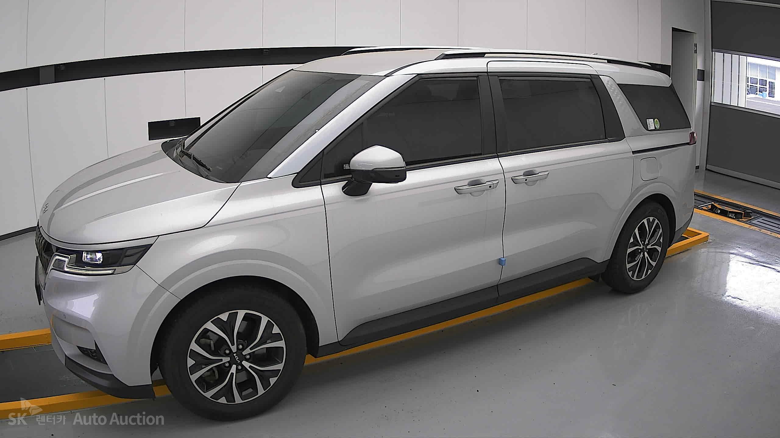 2023 - kia carnival