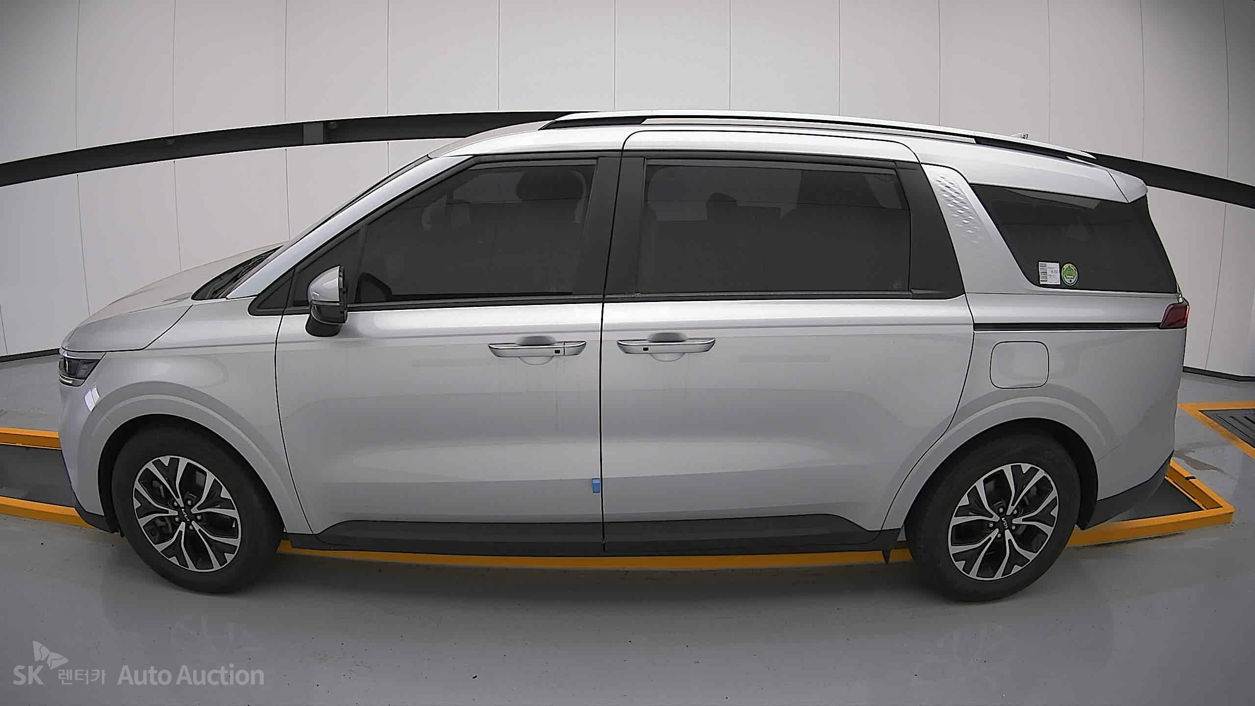 2023 - kia carnival