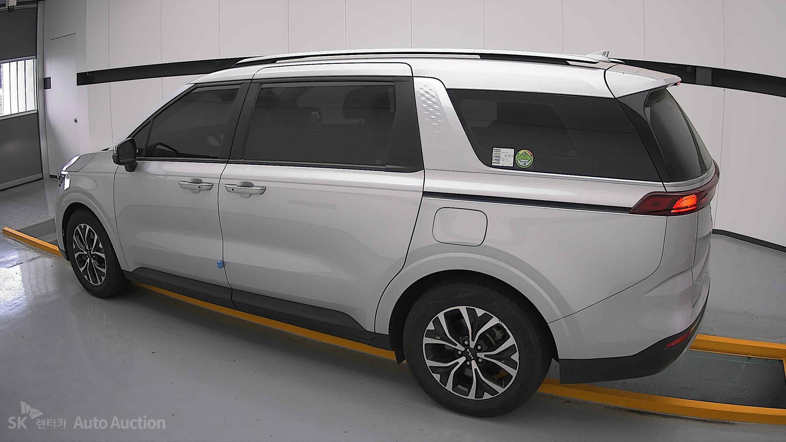 2023 - kia carnival