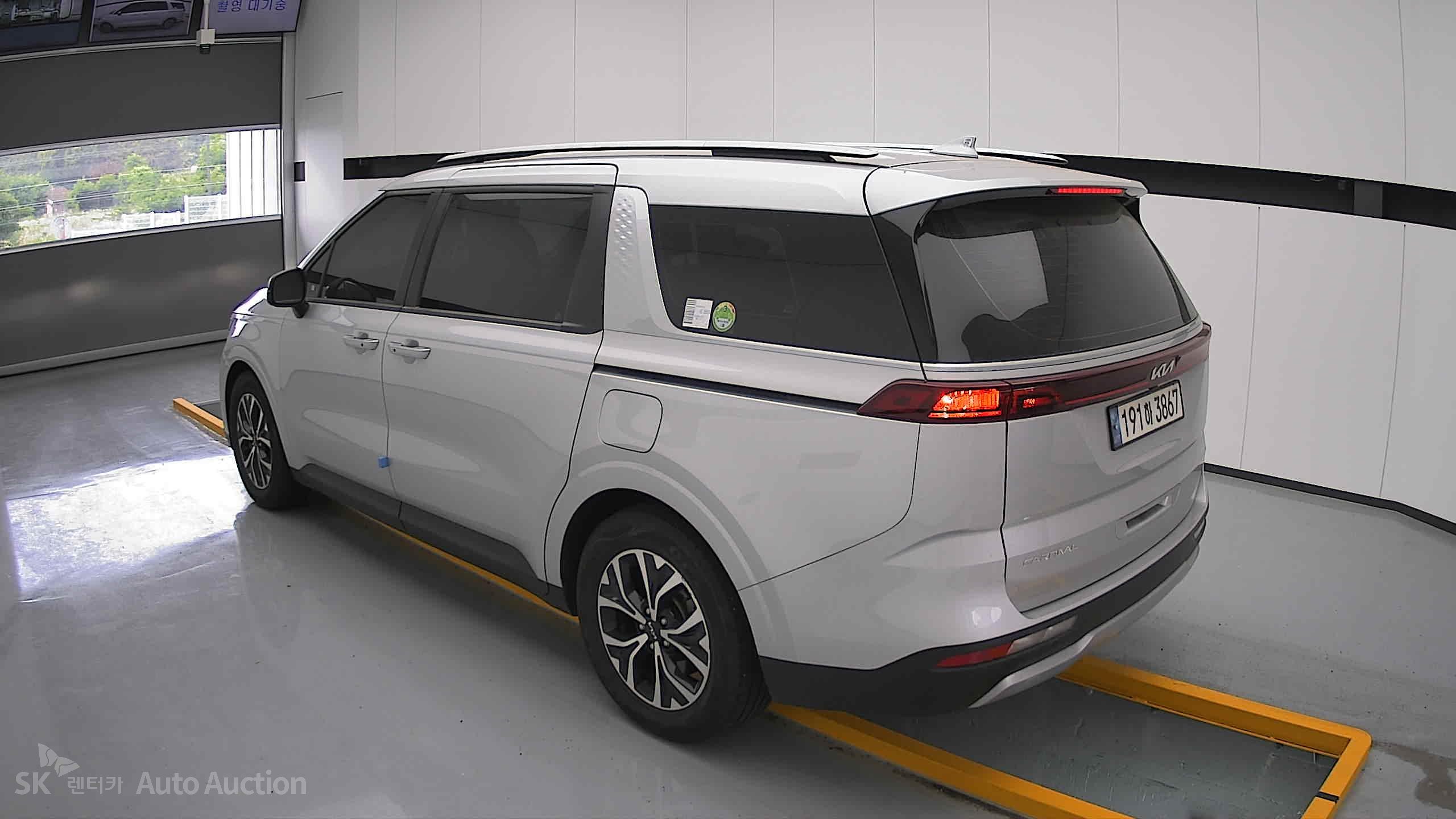 2023 - kia carnival