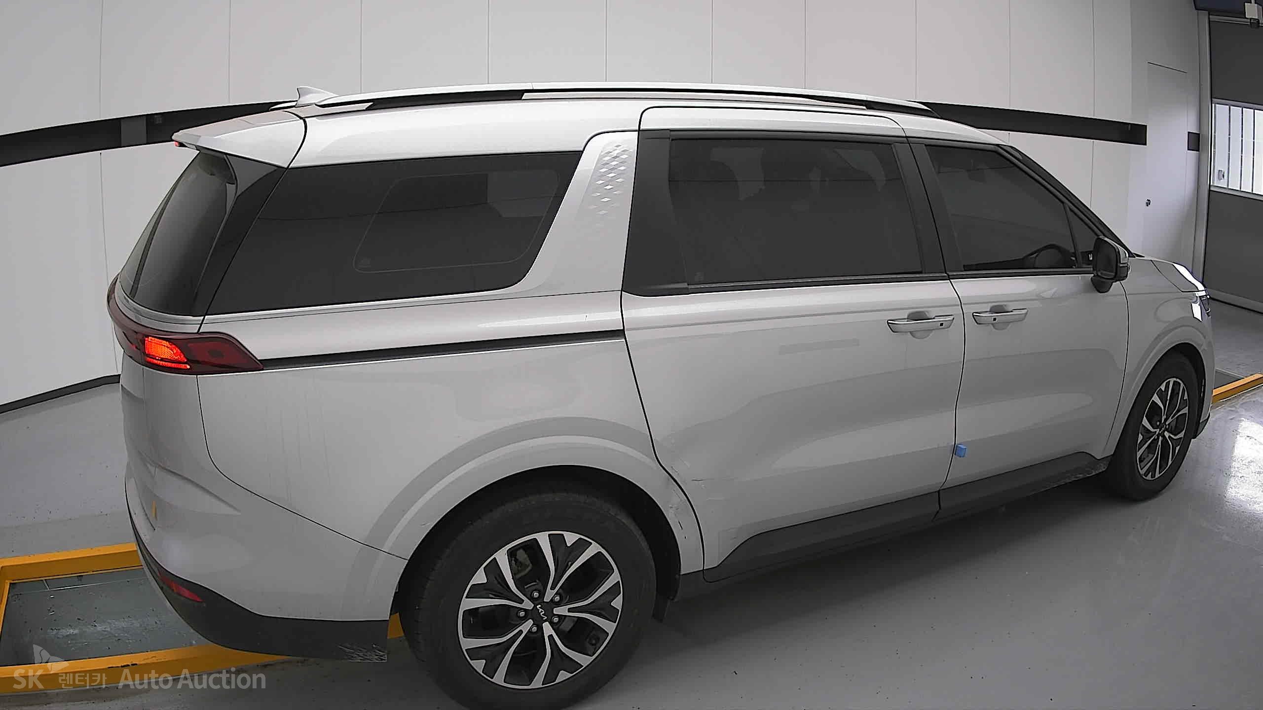 2023 - kia carnival
