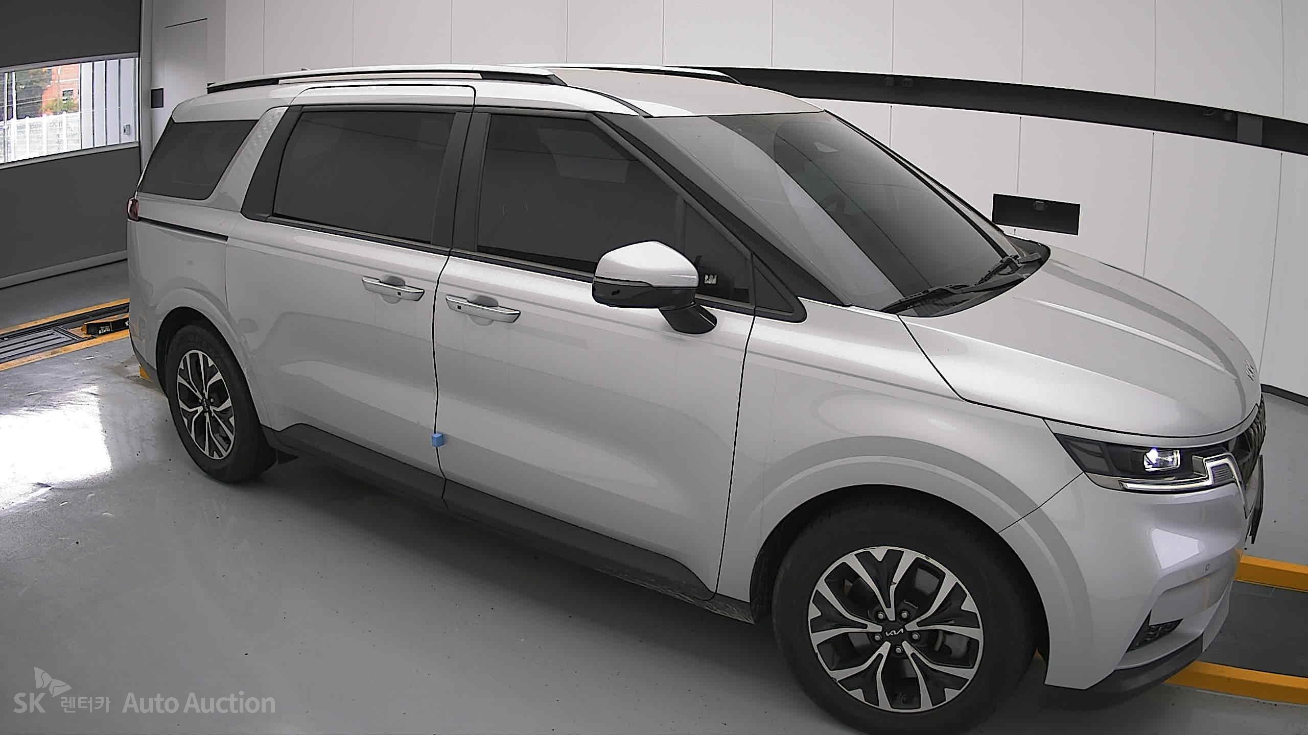 2023 - kia carnival
