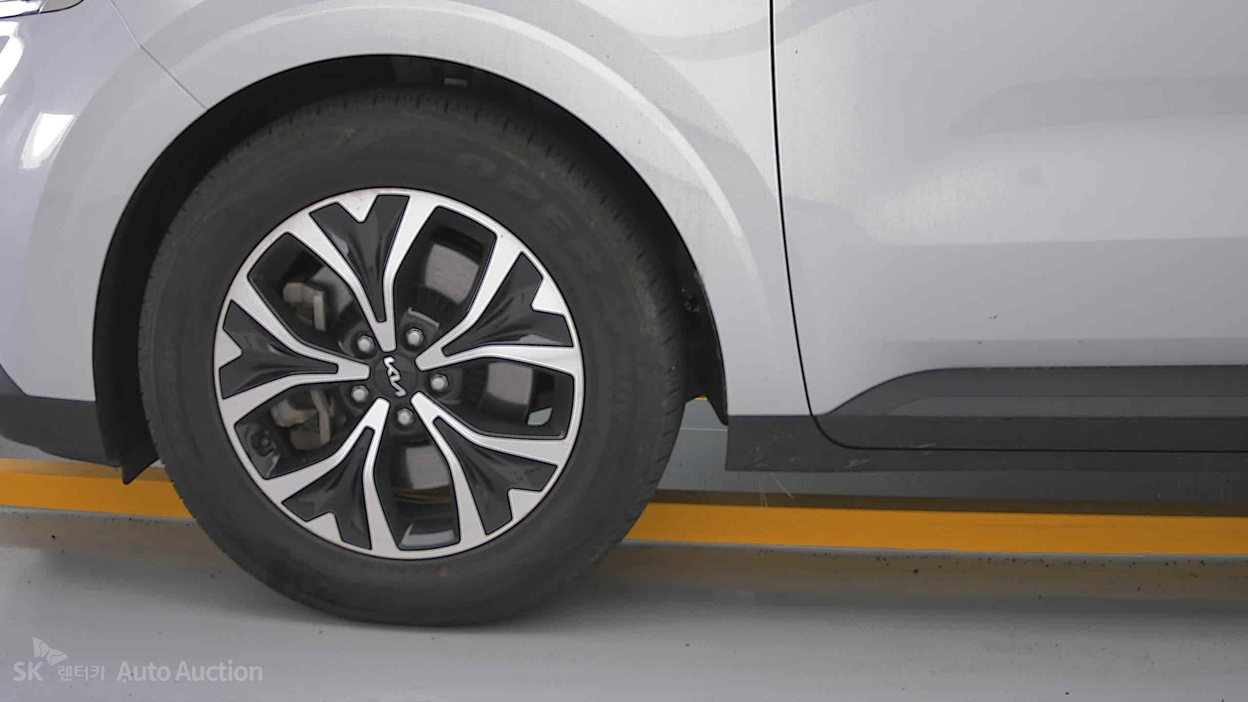 2023 - kia carnival