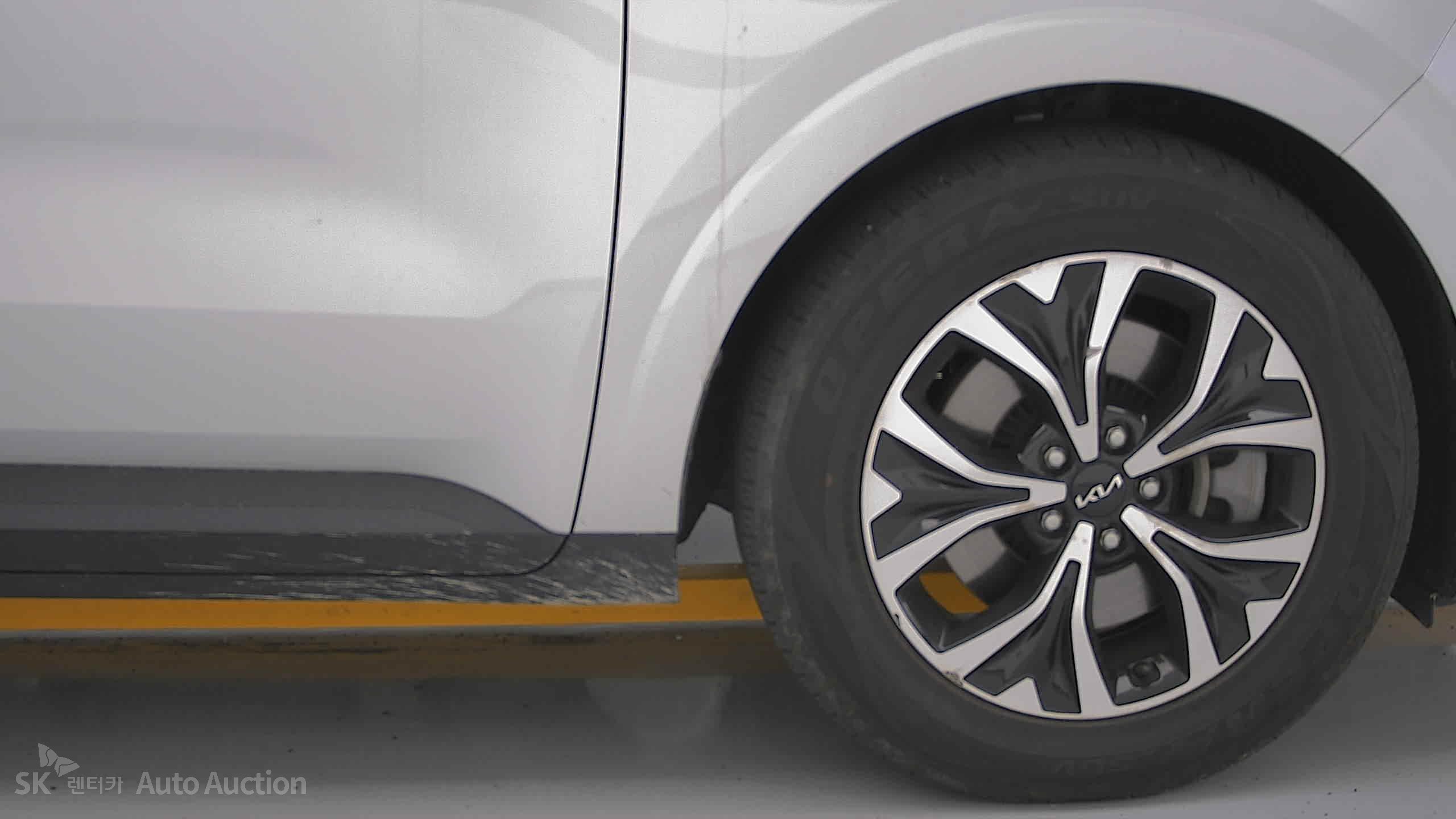 2023 - kia carnival