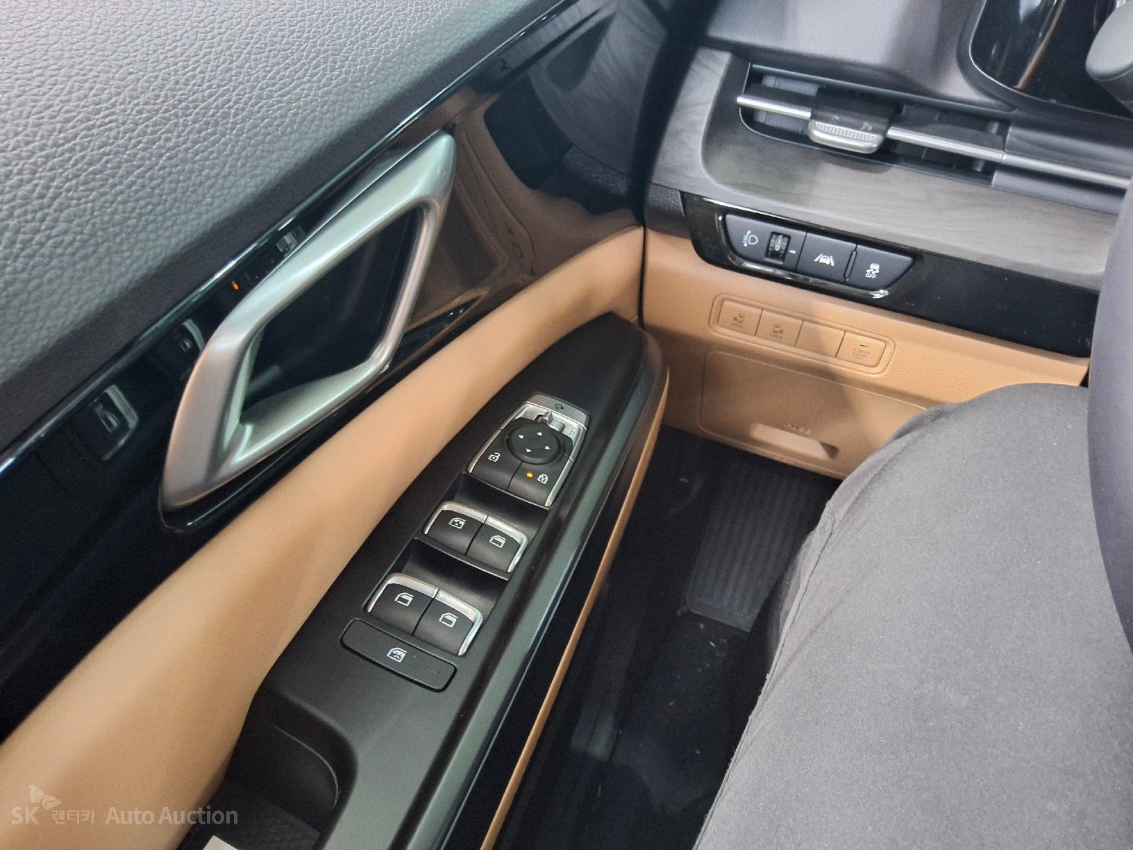 2023 - kia carnival