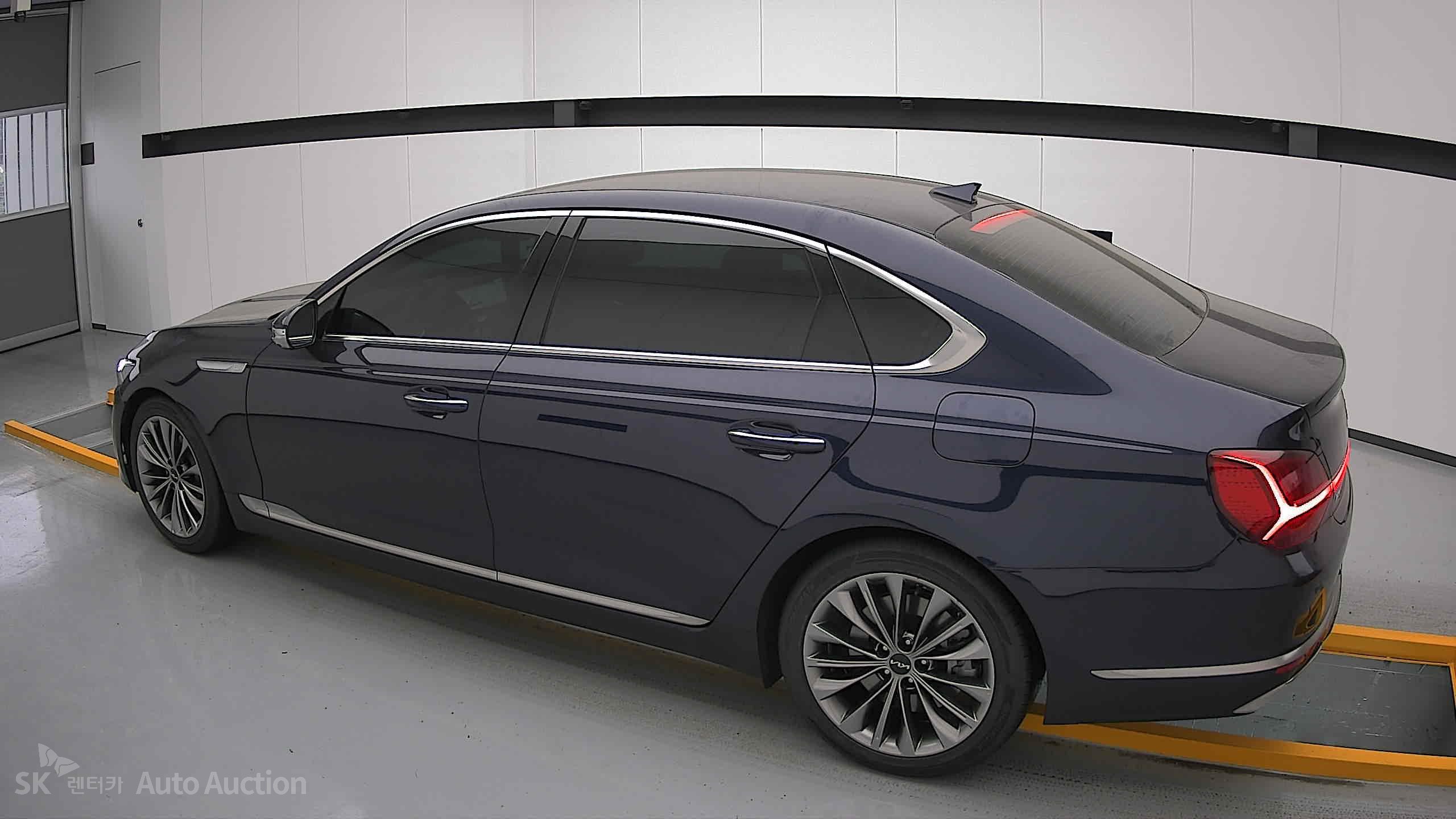 2023 - kia k9