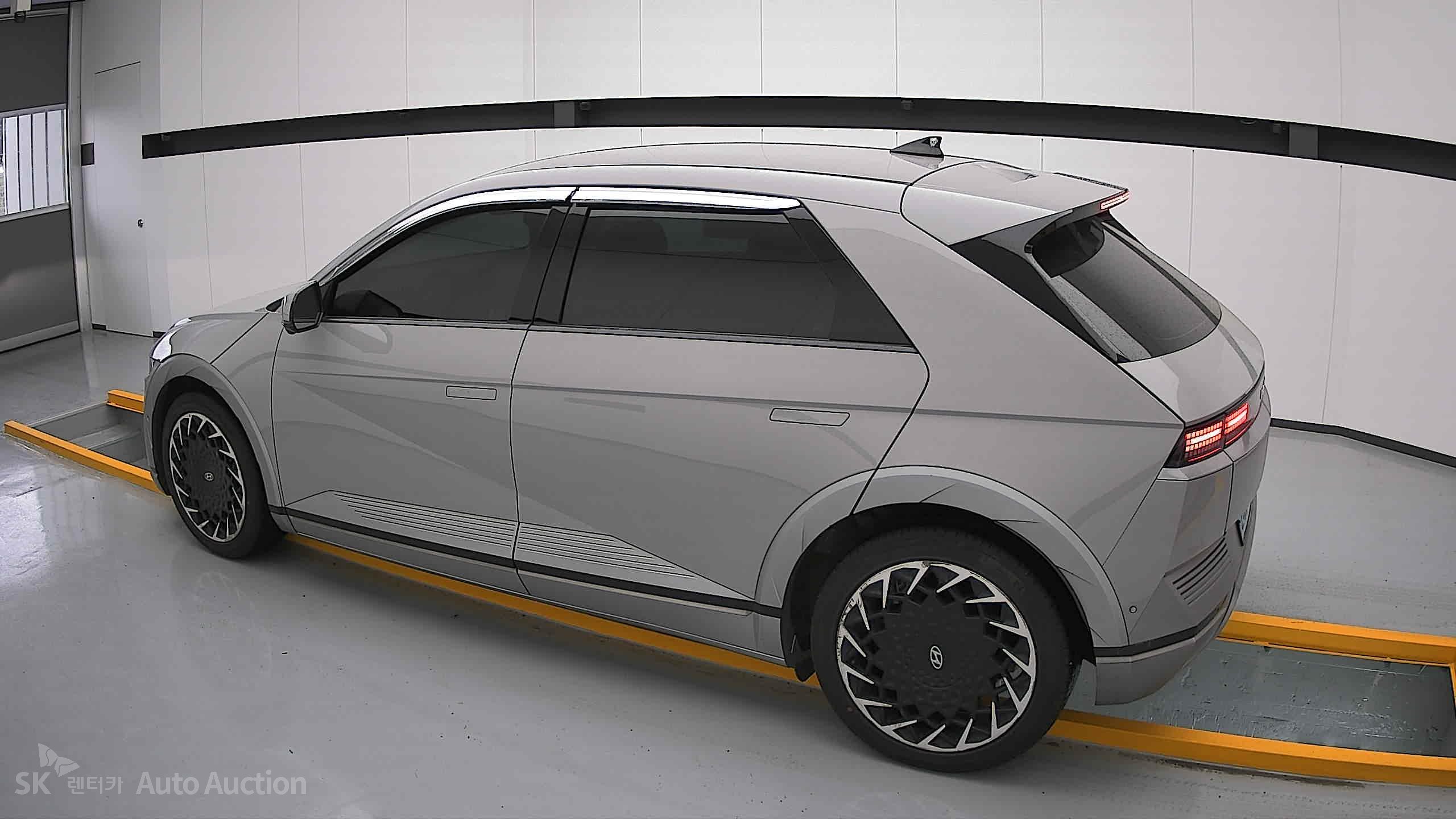 2022 - hyundai ioniq