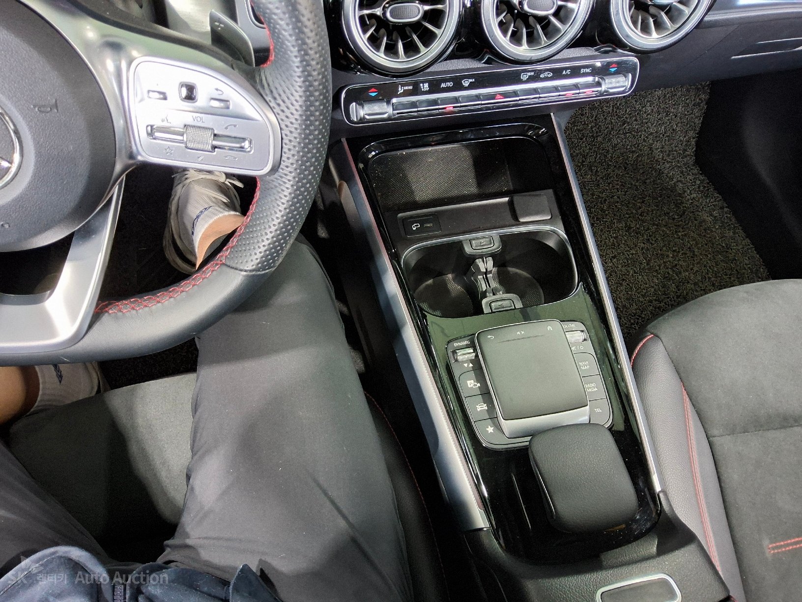 2022 - mercedes-benz glb 250