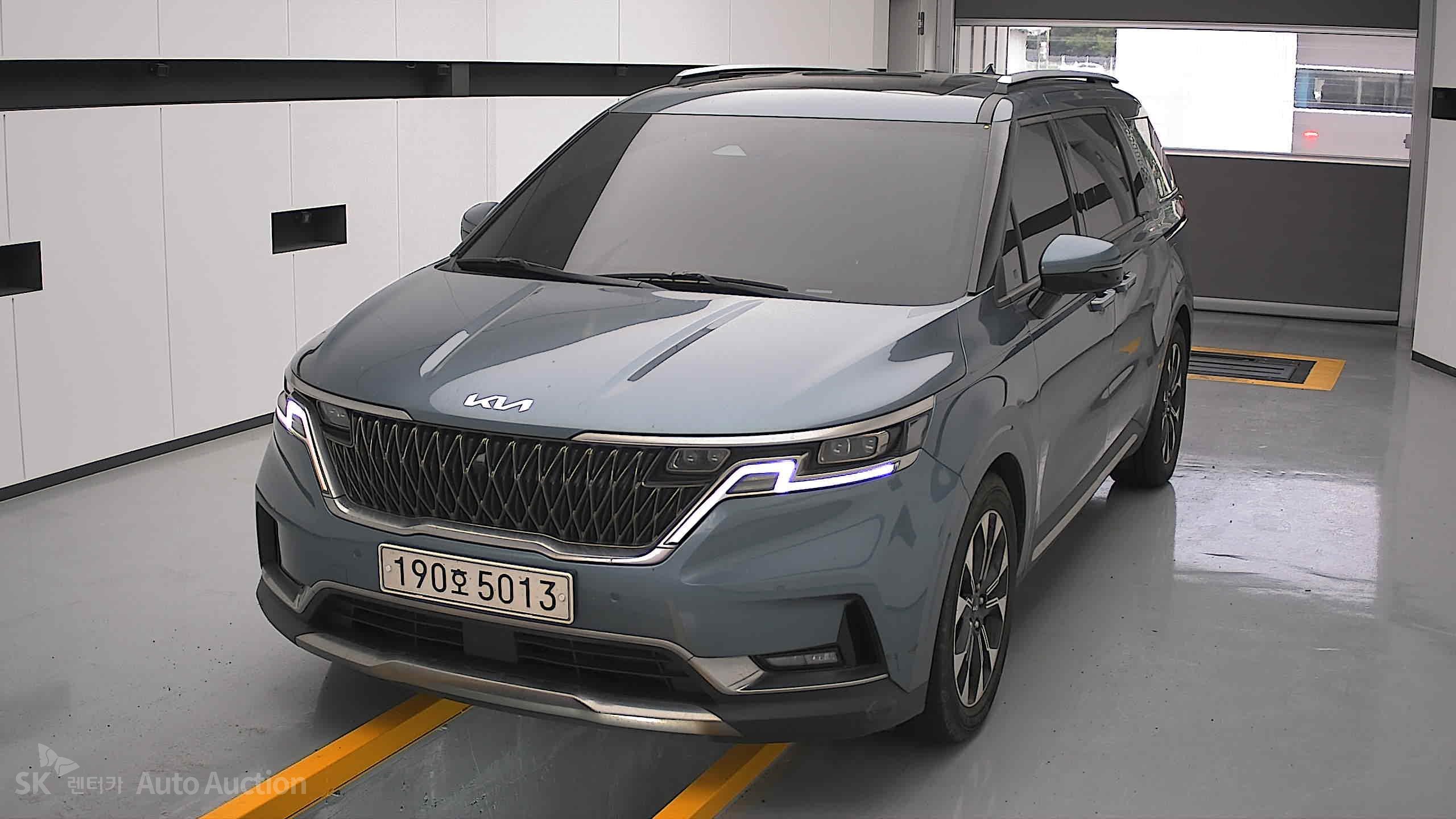 2023 - kia carnival