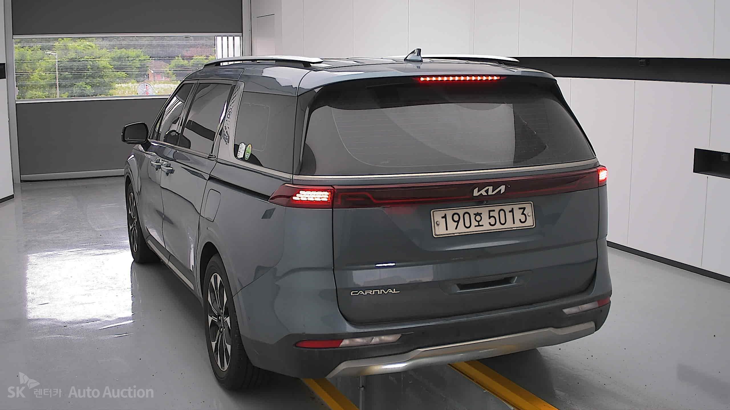 2023 - kia carnival