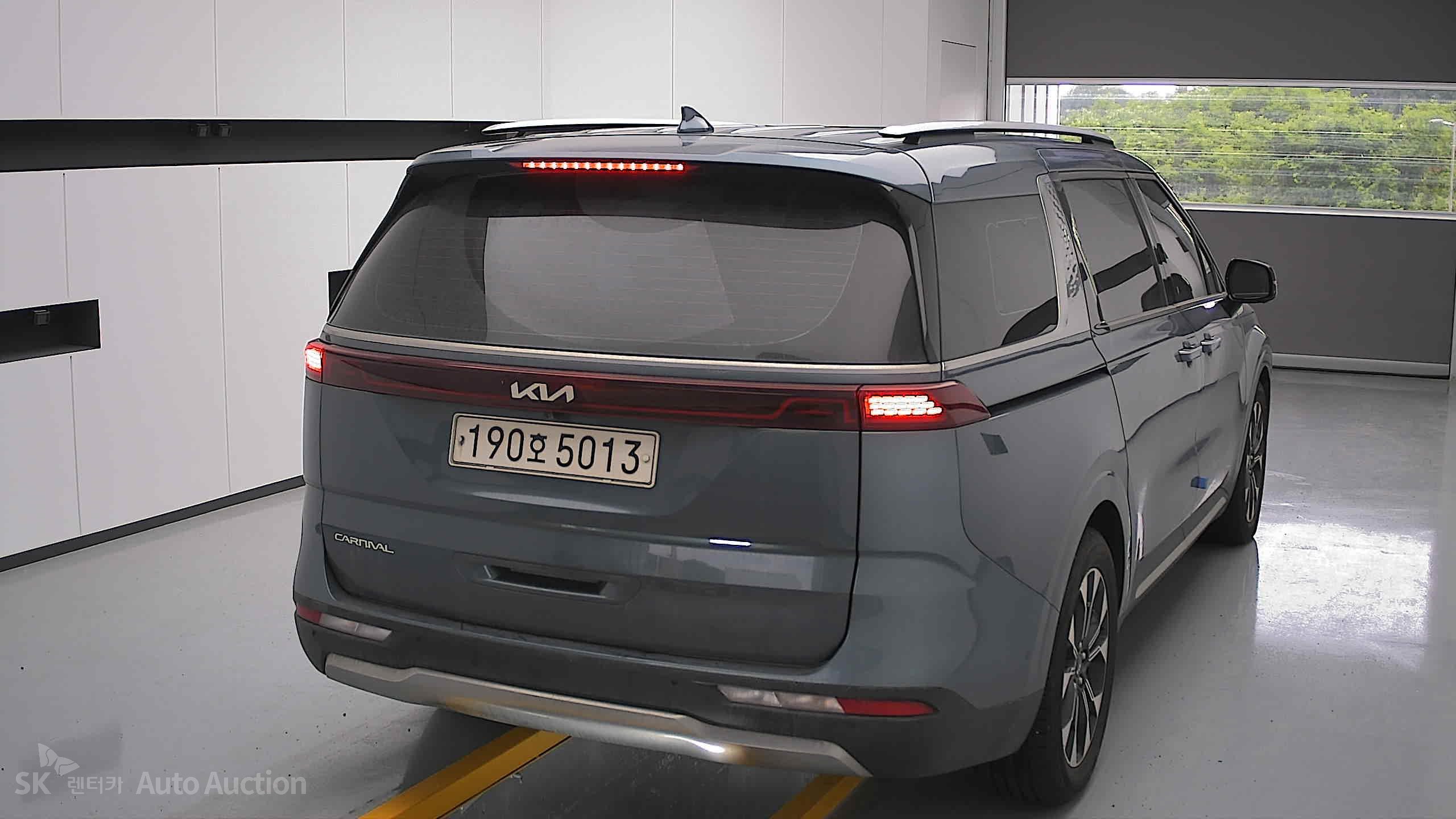 2023 - kia carnival