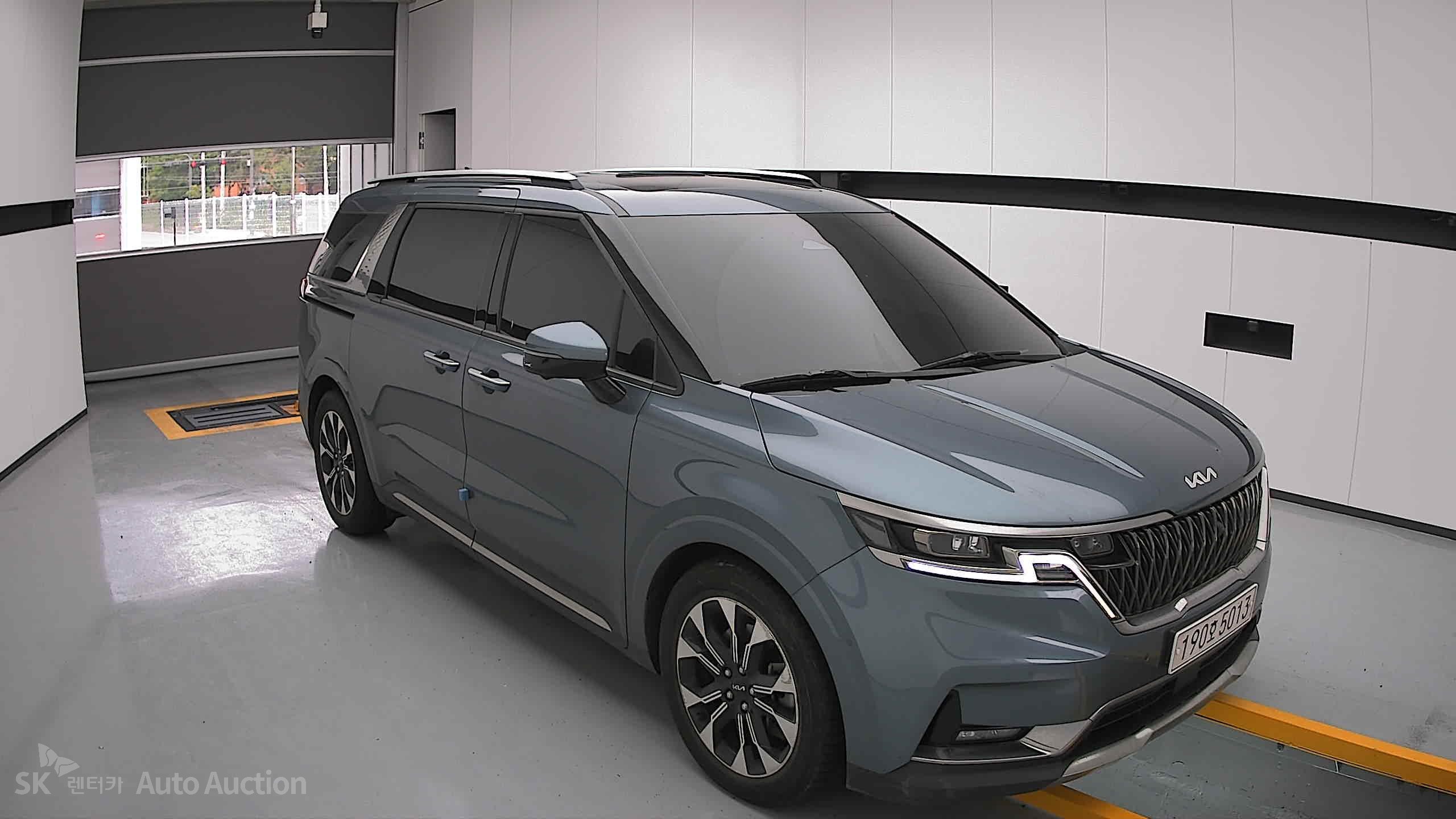 2023 - kia carnival