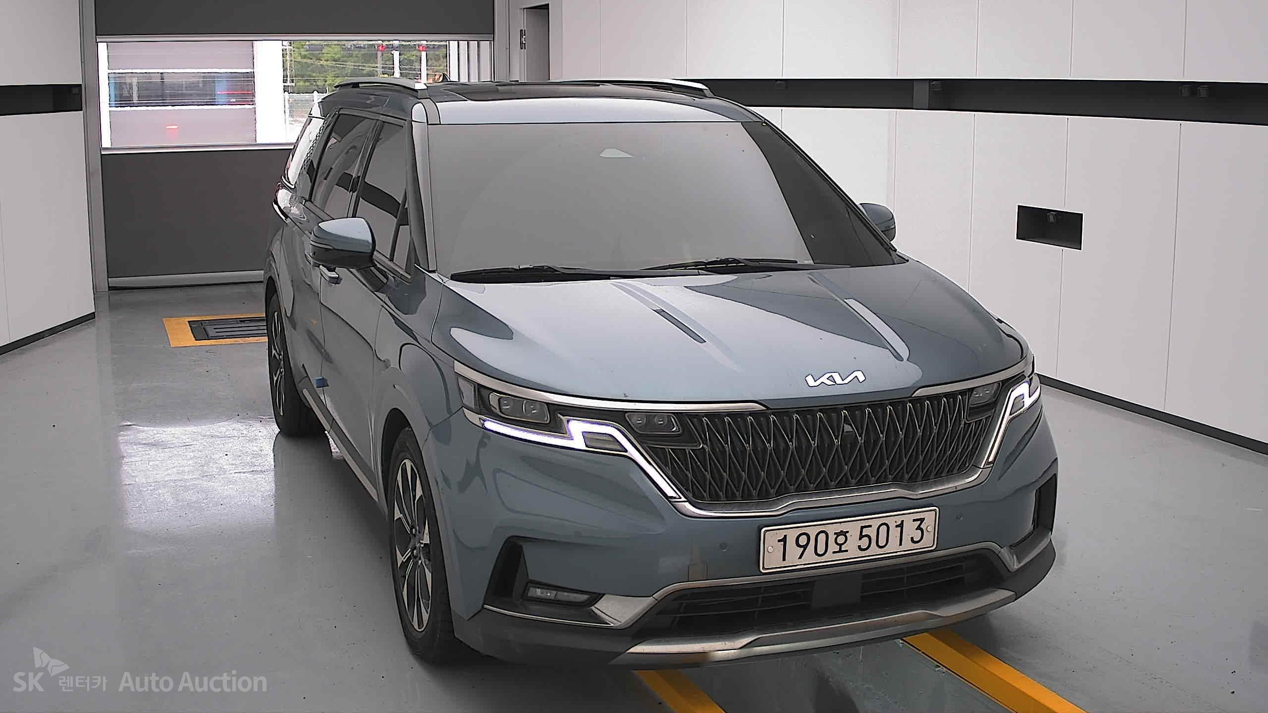 2023 - kia carnival
