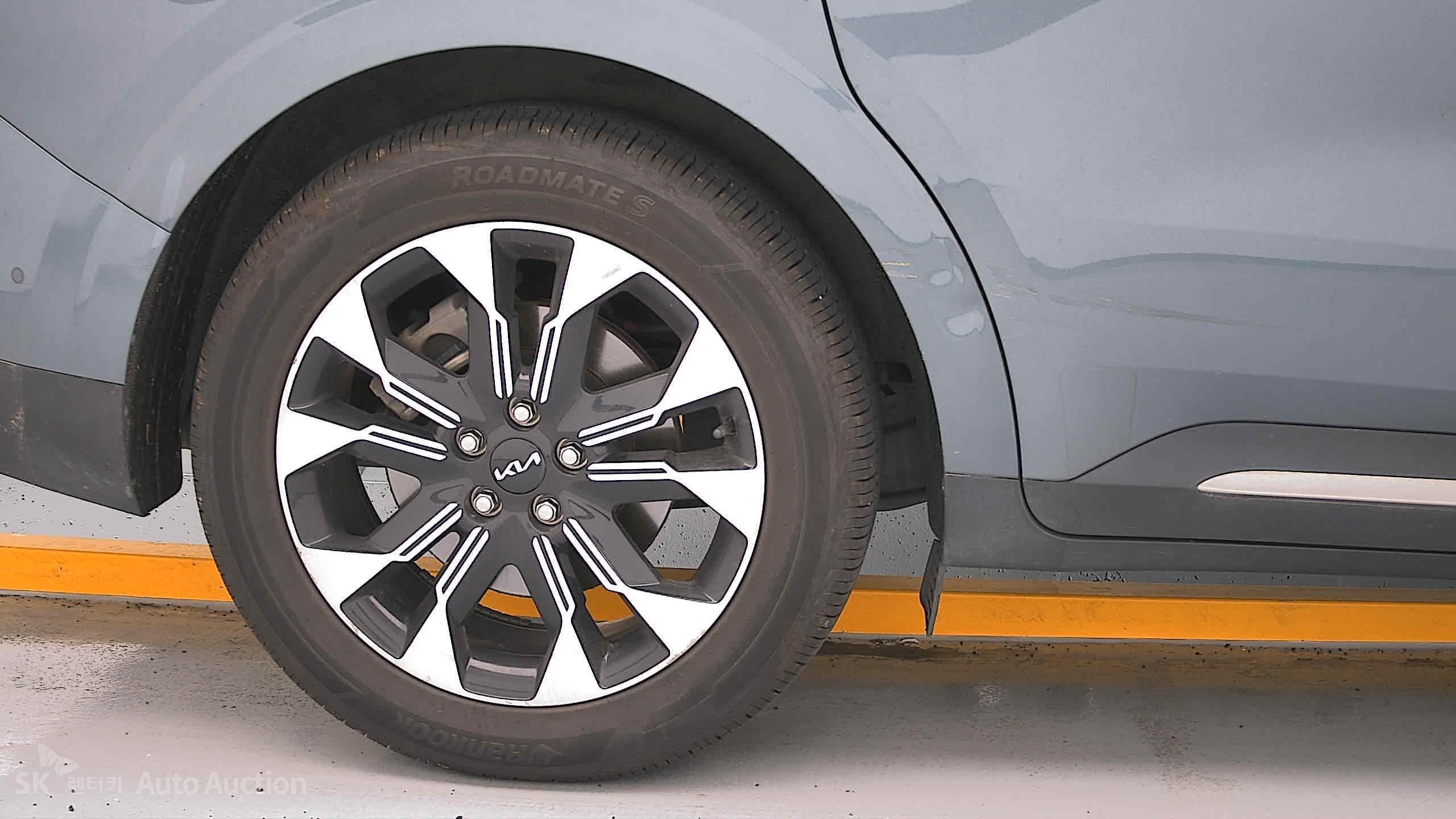 2023 - kia carnival