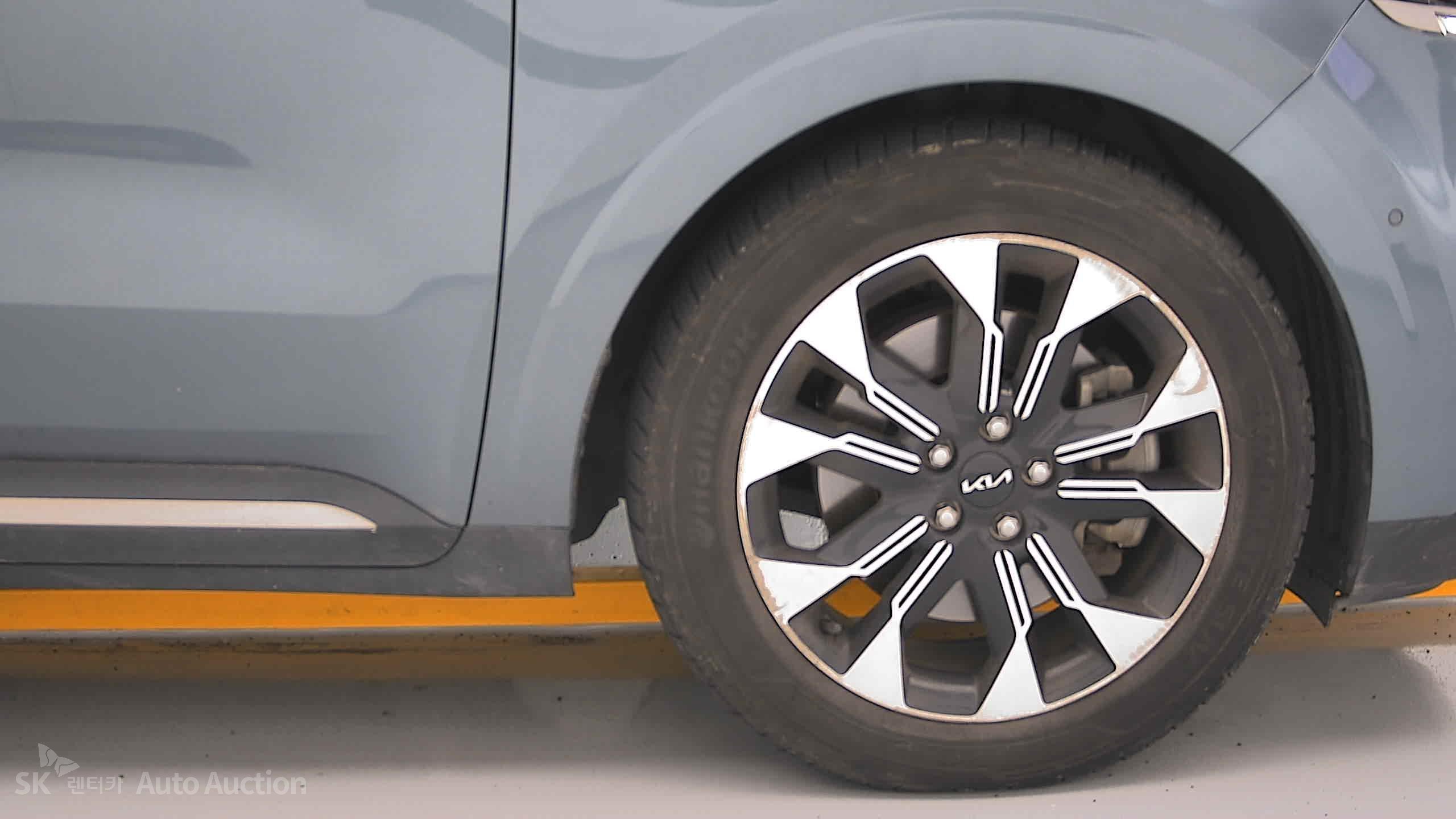 2023 - kia carnival