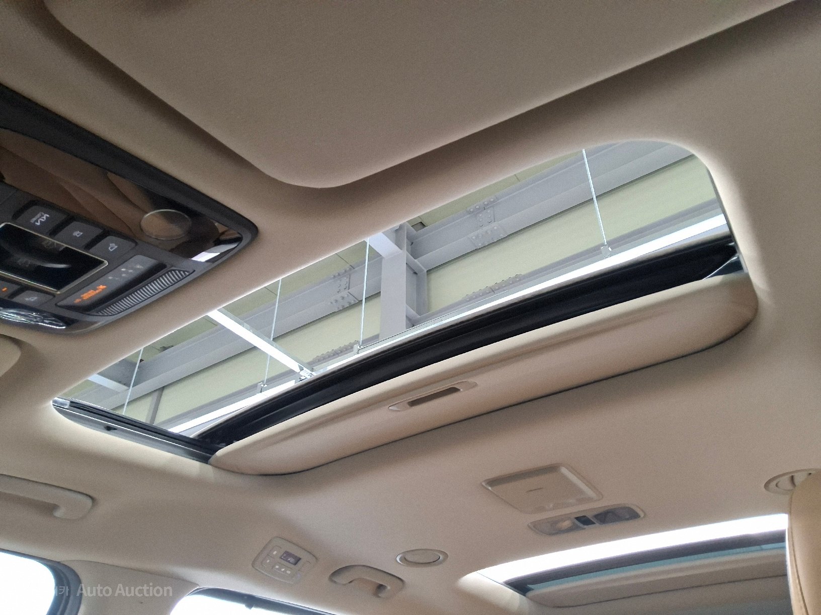2023 - kia carnival