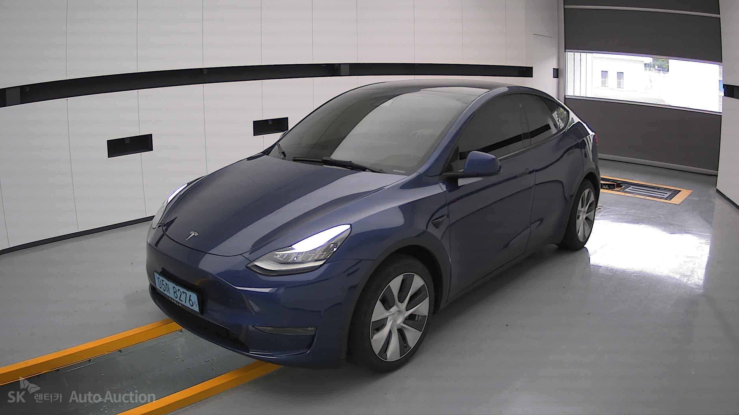 2022 - tesla model y