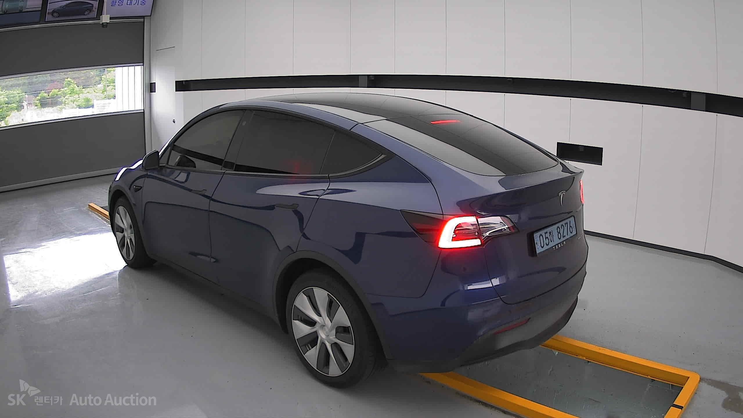 2022 - tesla model y