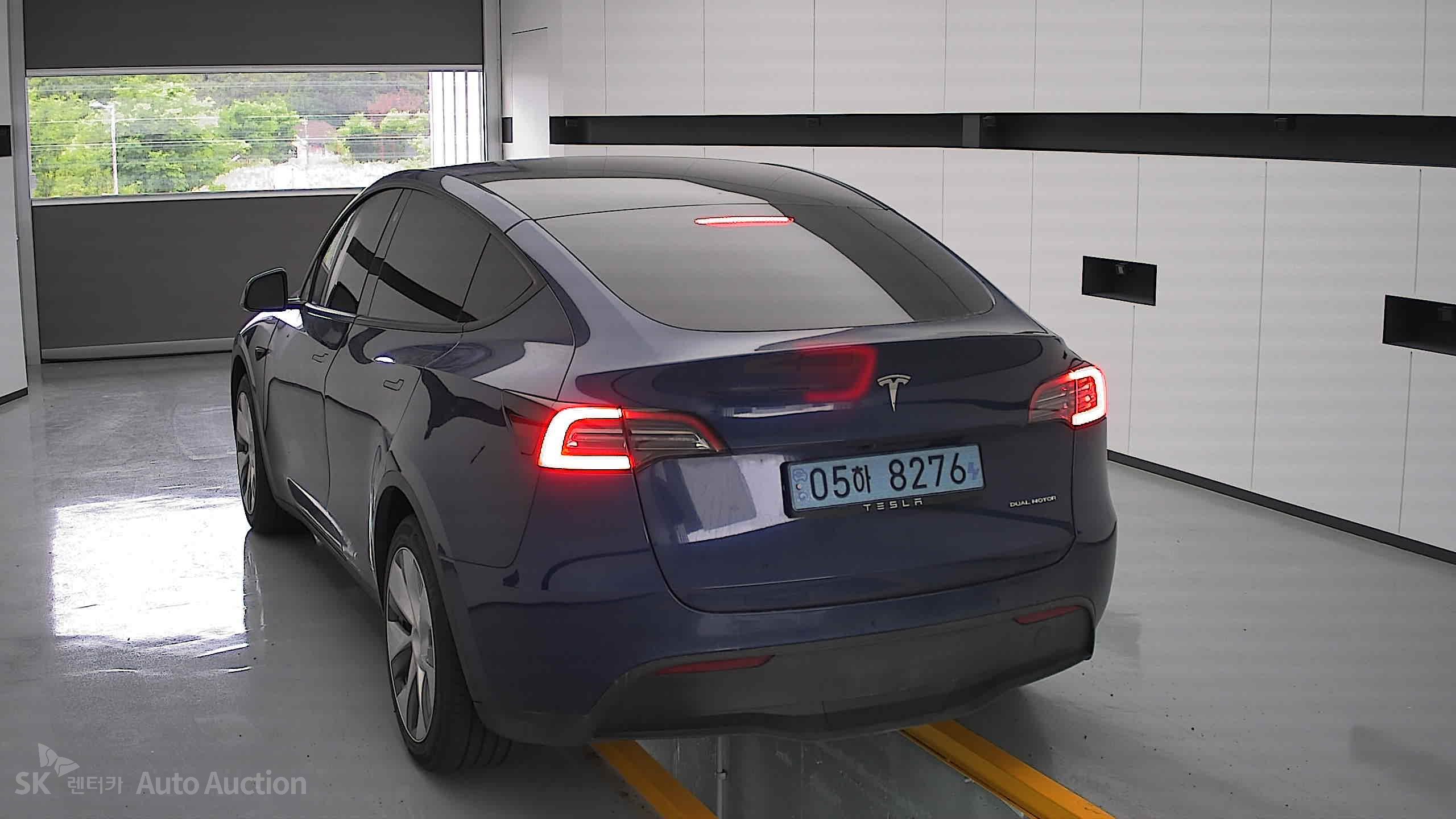 2022 - tesla model y