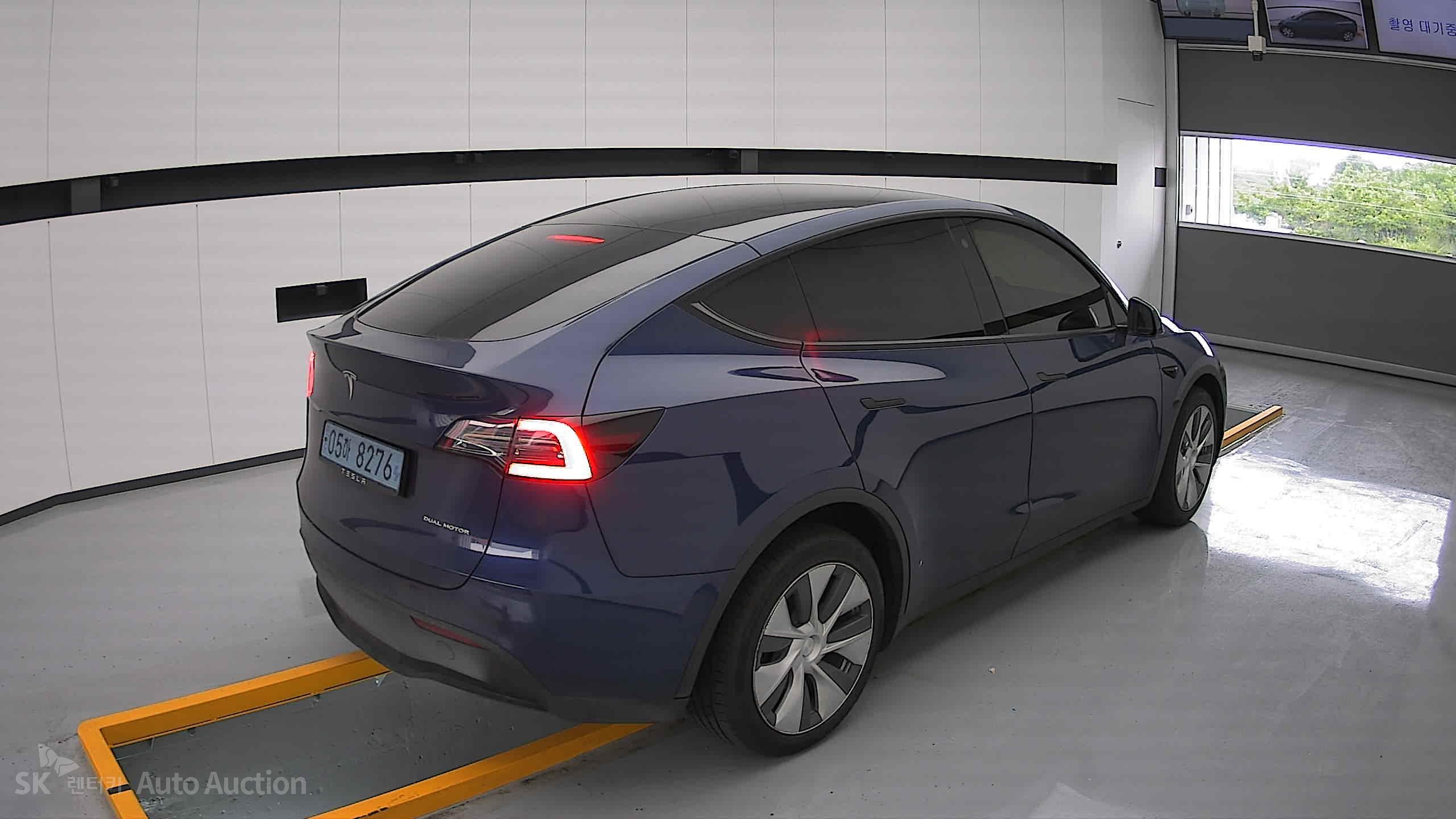 2022 - tesla model y