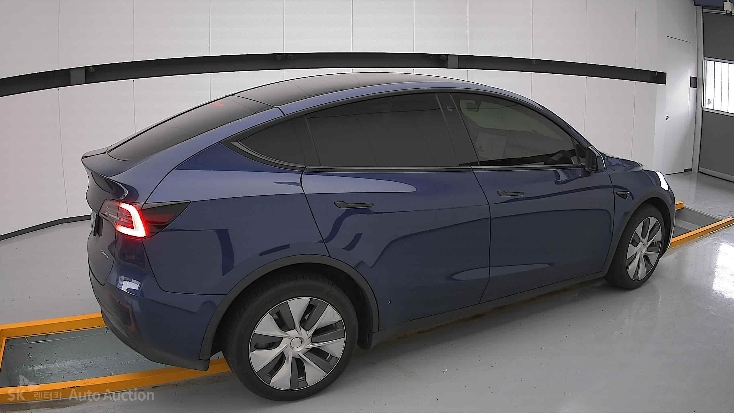 2022 - tesla model y