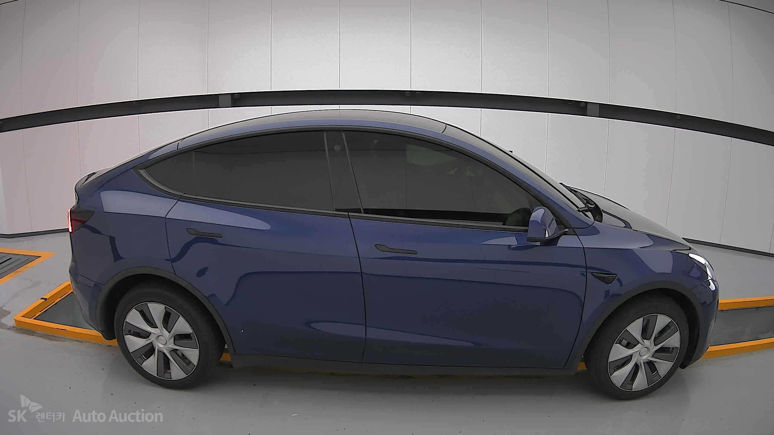 2022 - tesla model y