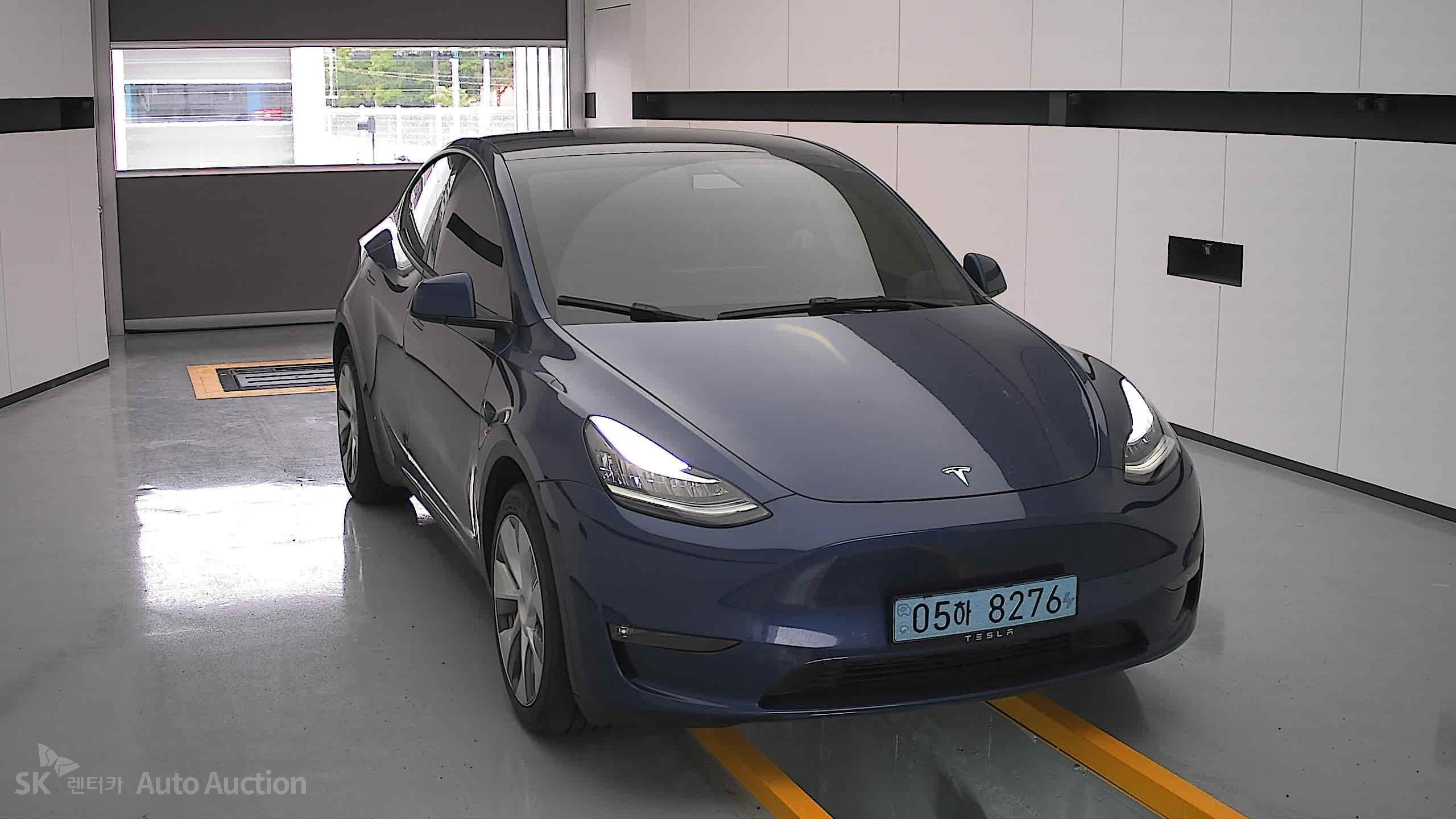 2022 - tesla model y