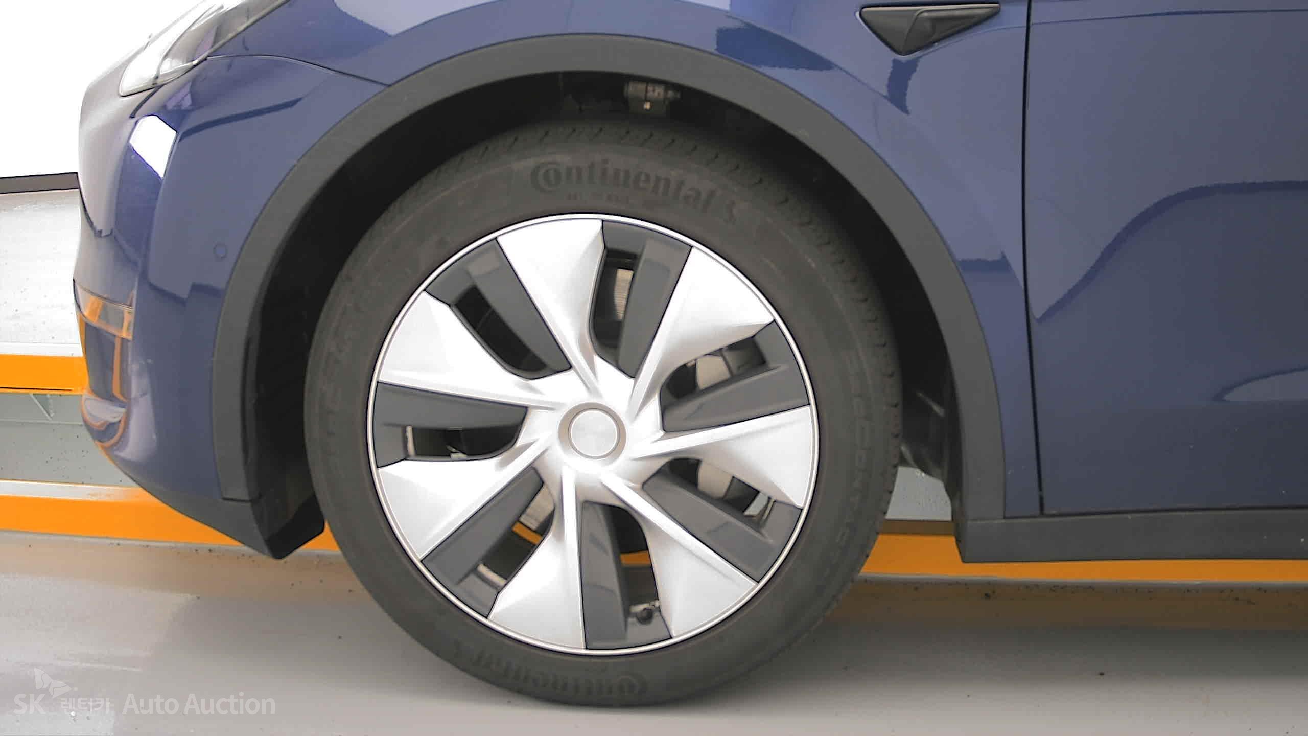 2022 - tesla model y