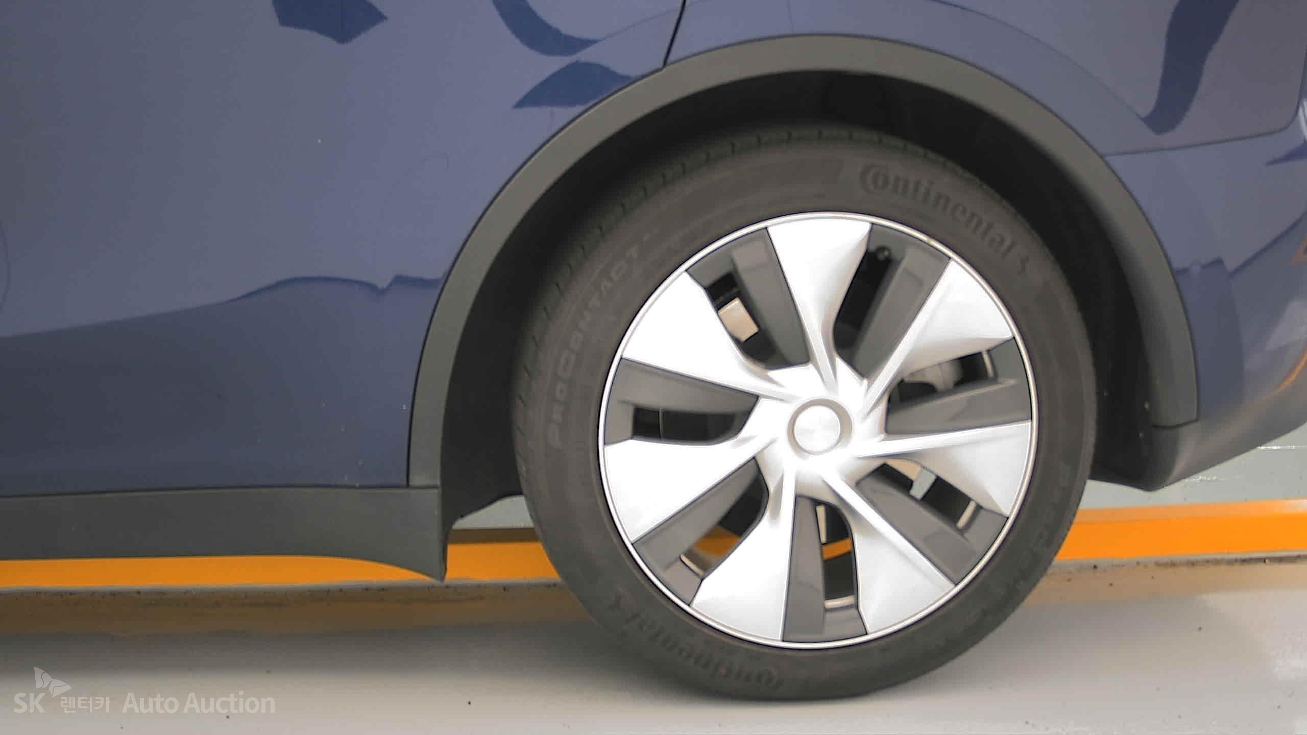 2022 - tesla model y