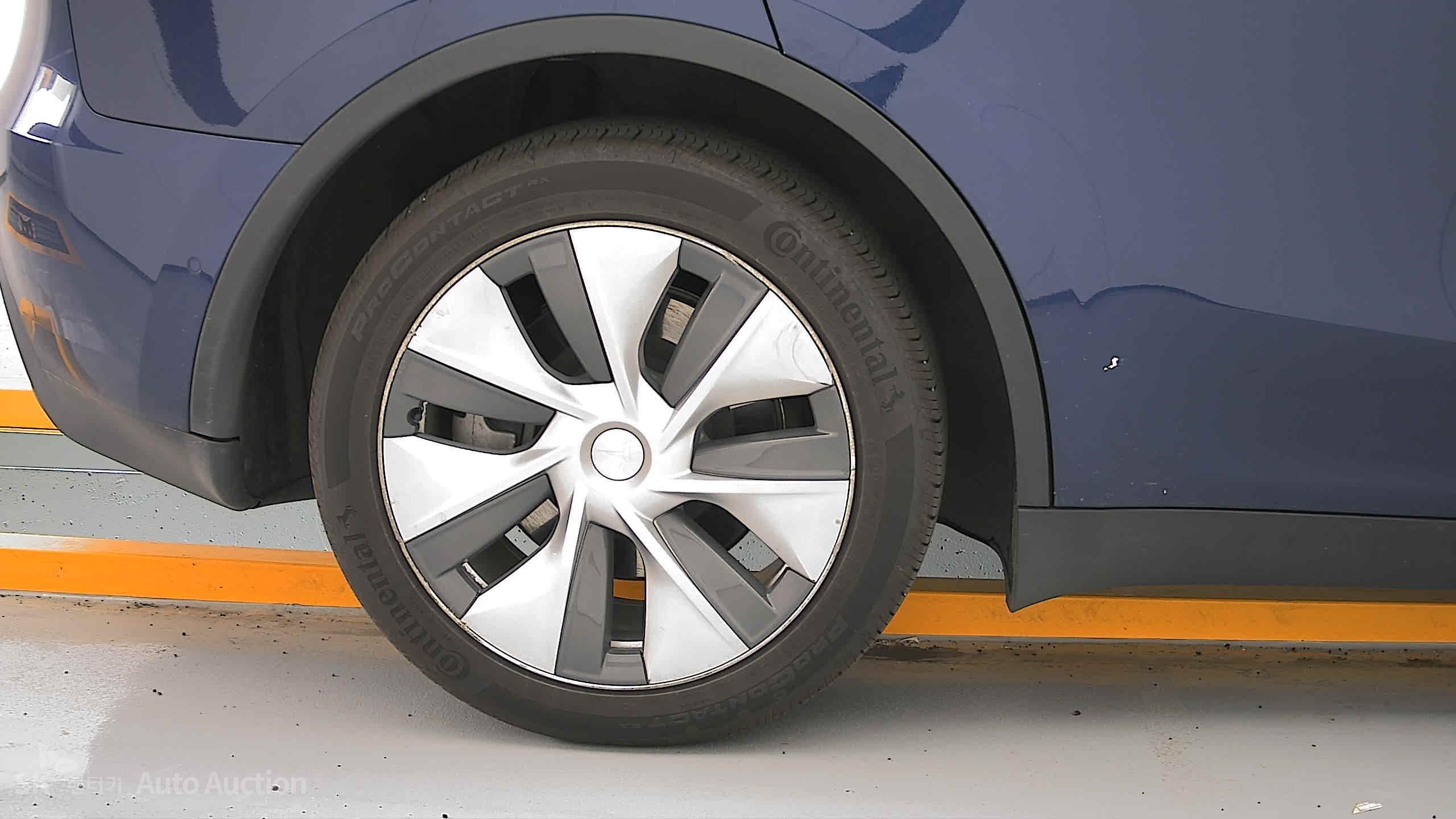 2022 - tesla model y
