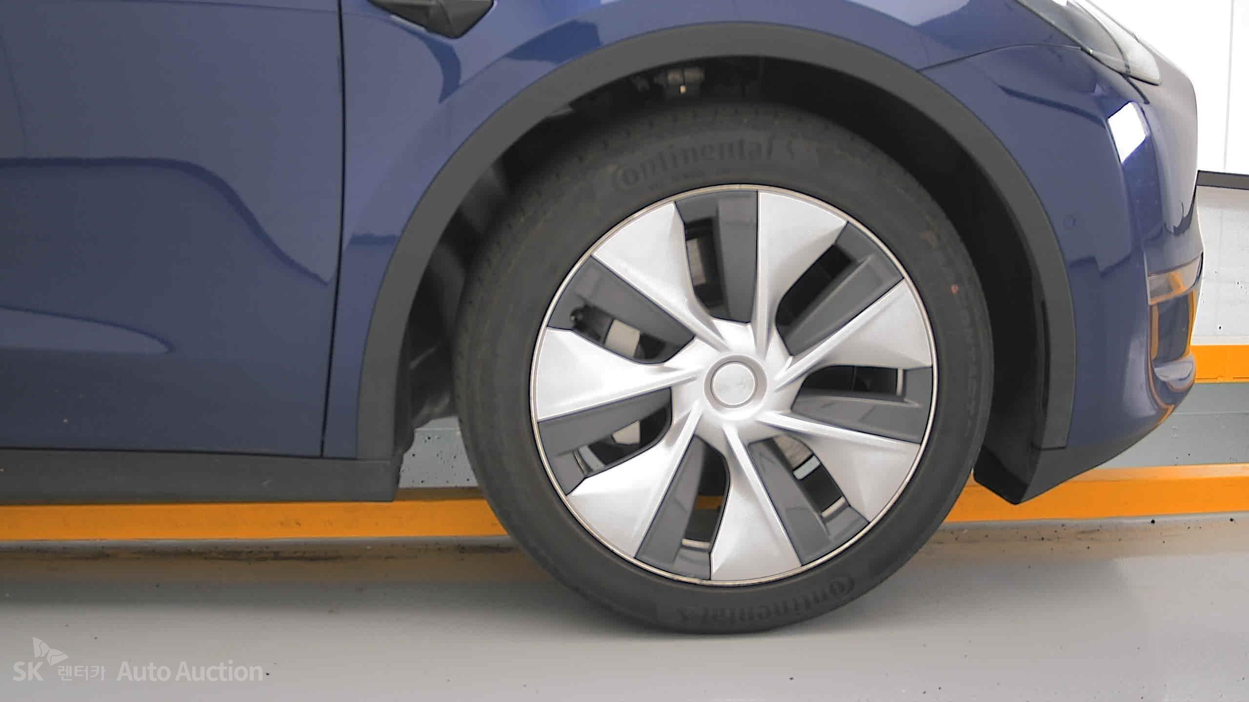 2022 - tesla model y