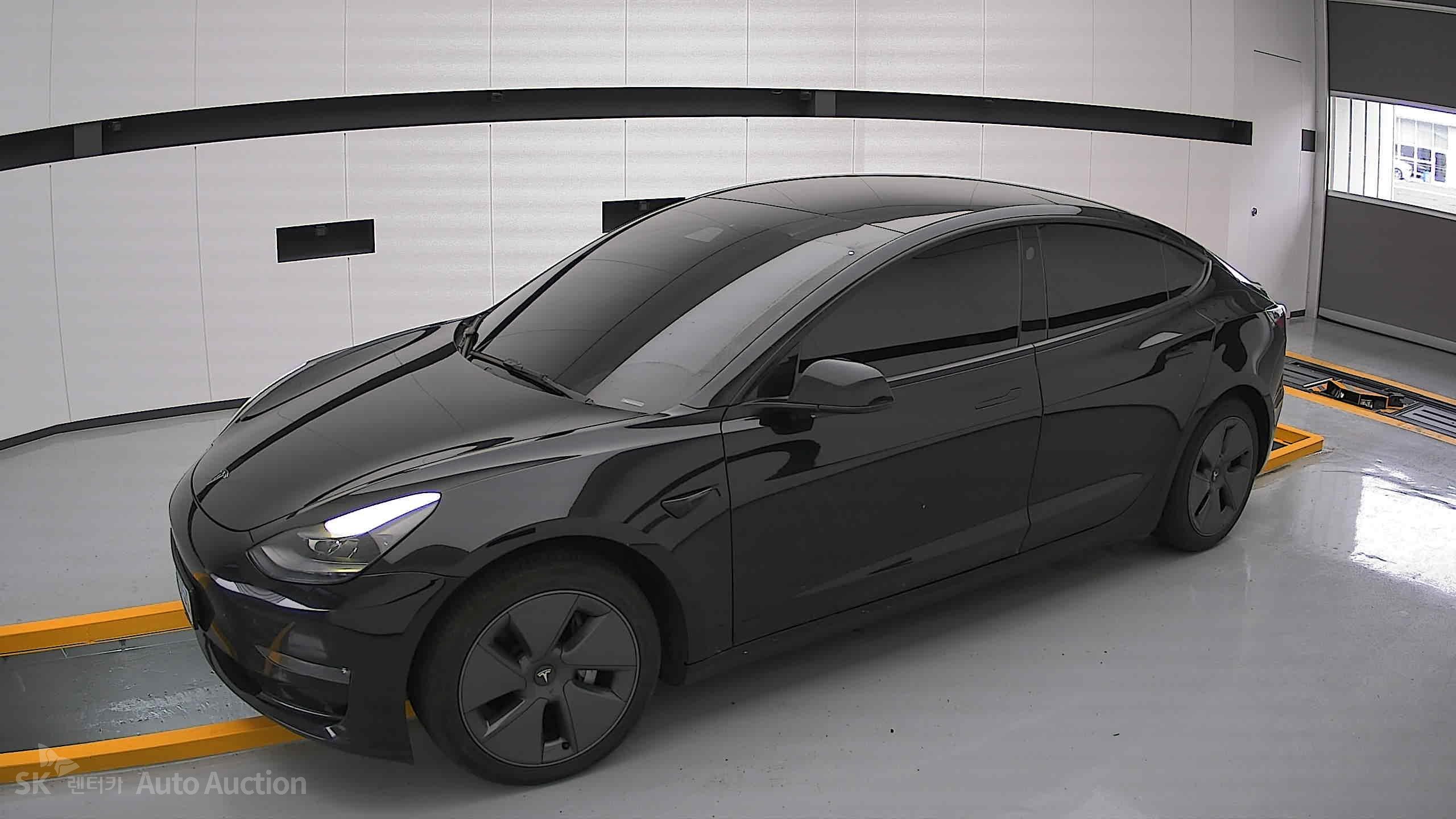 2022 - tesla model 3