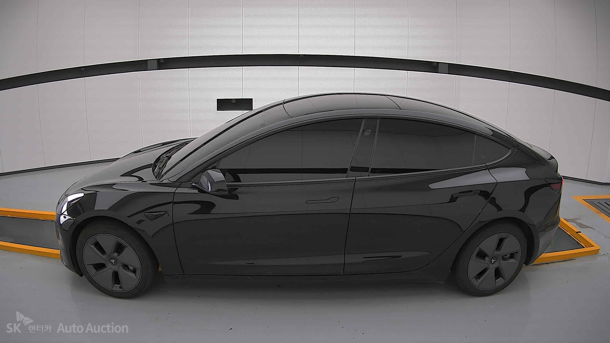 2022 - tesla model 3