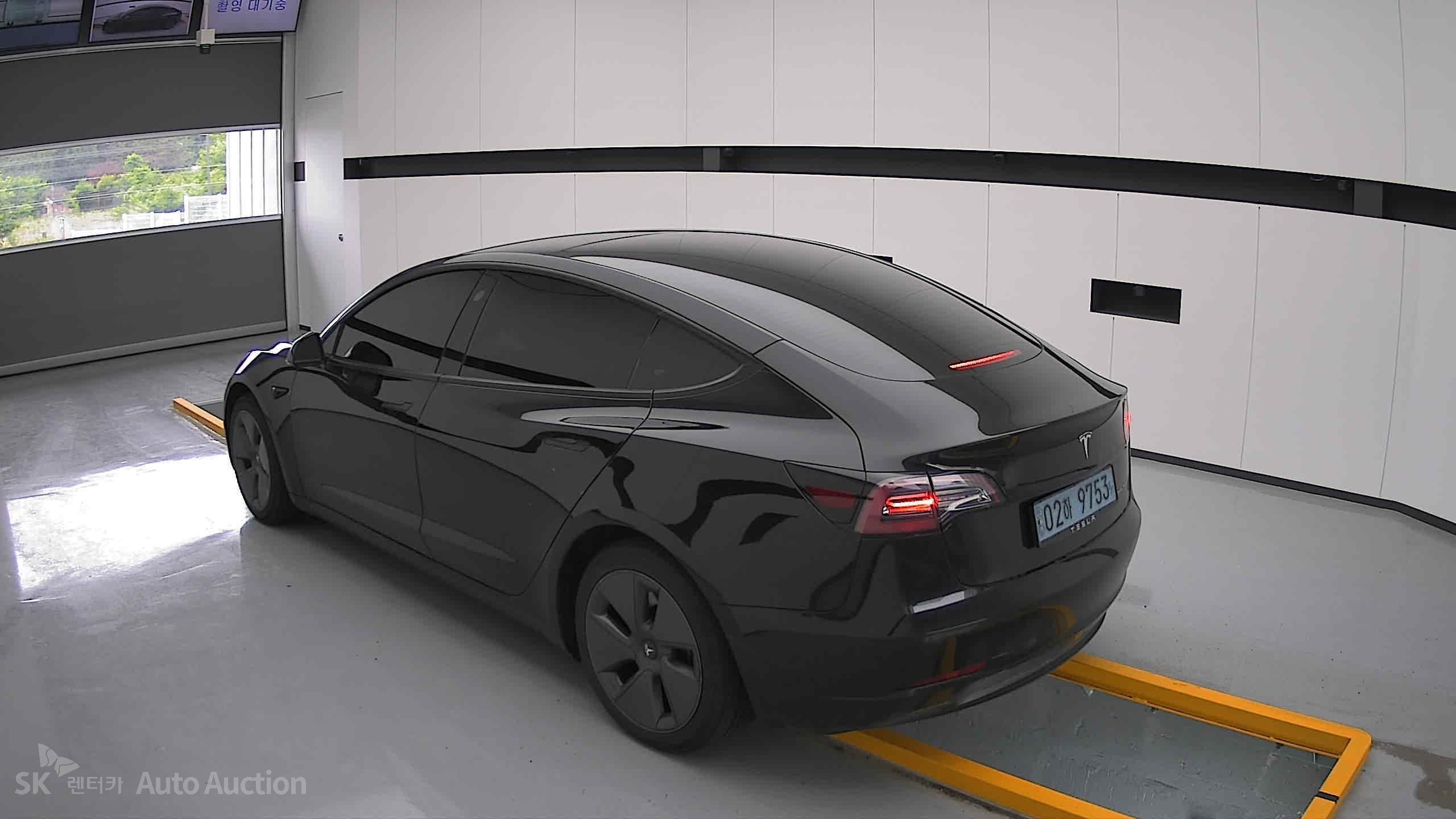 2022 - tesla model 3