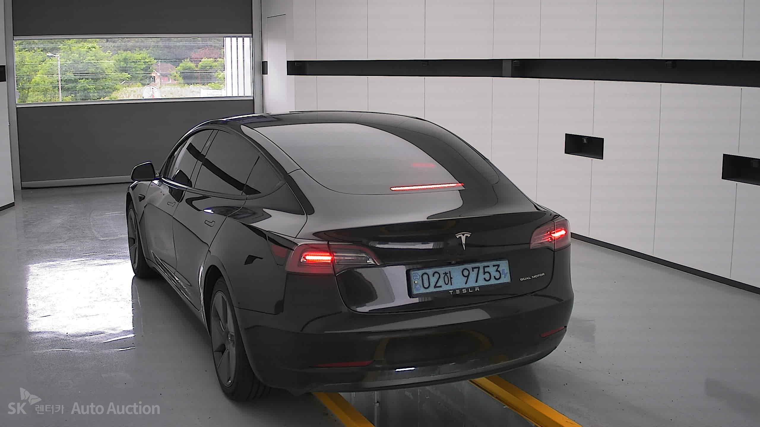 2022 - tesla model 3