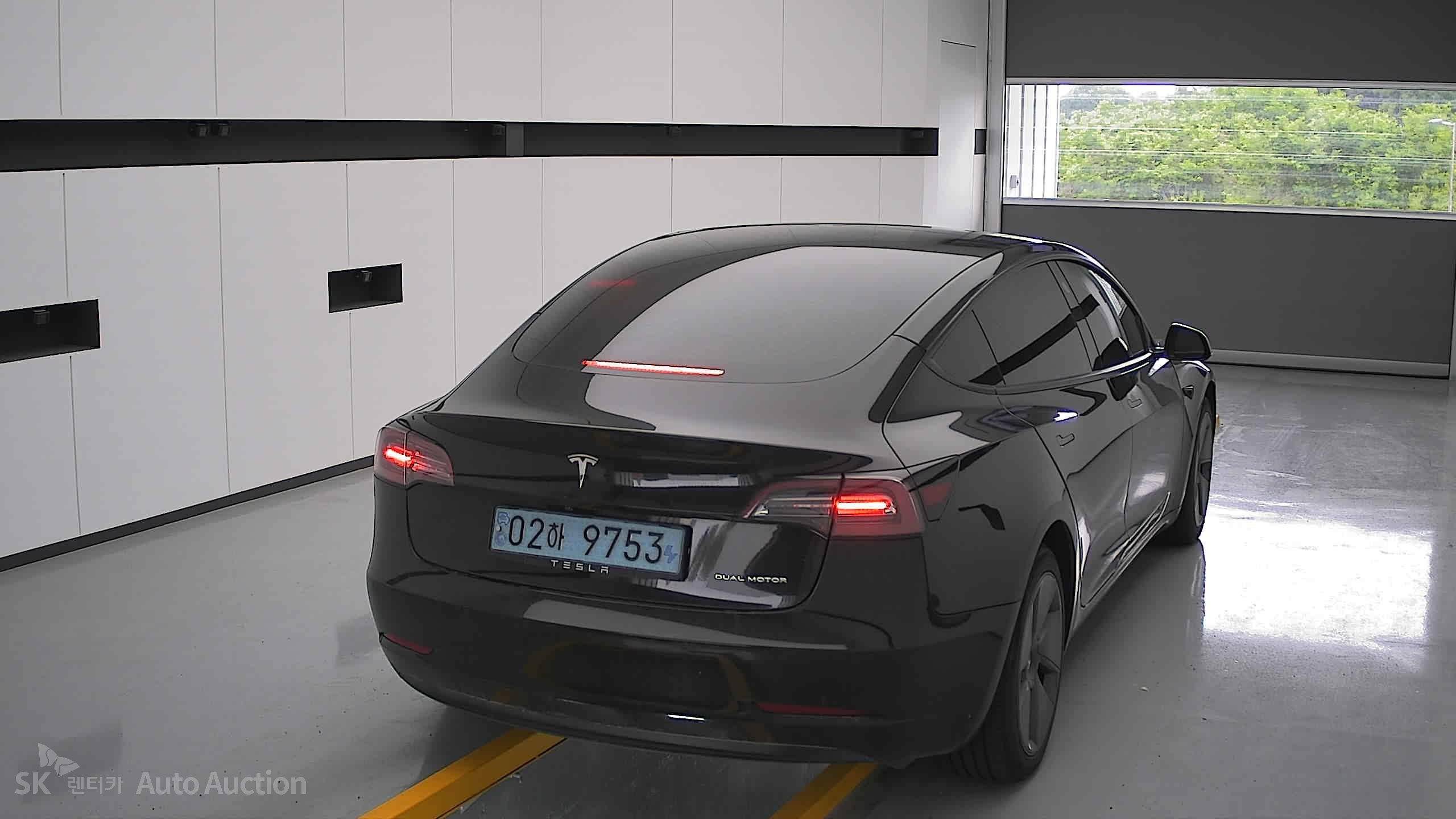 2022 - tesla model 3