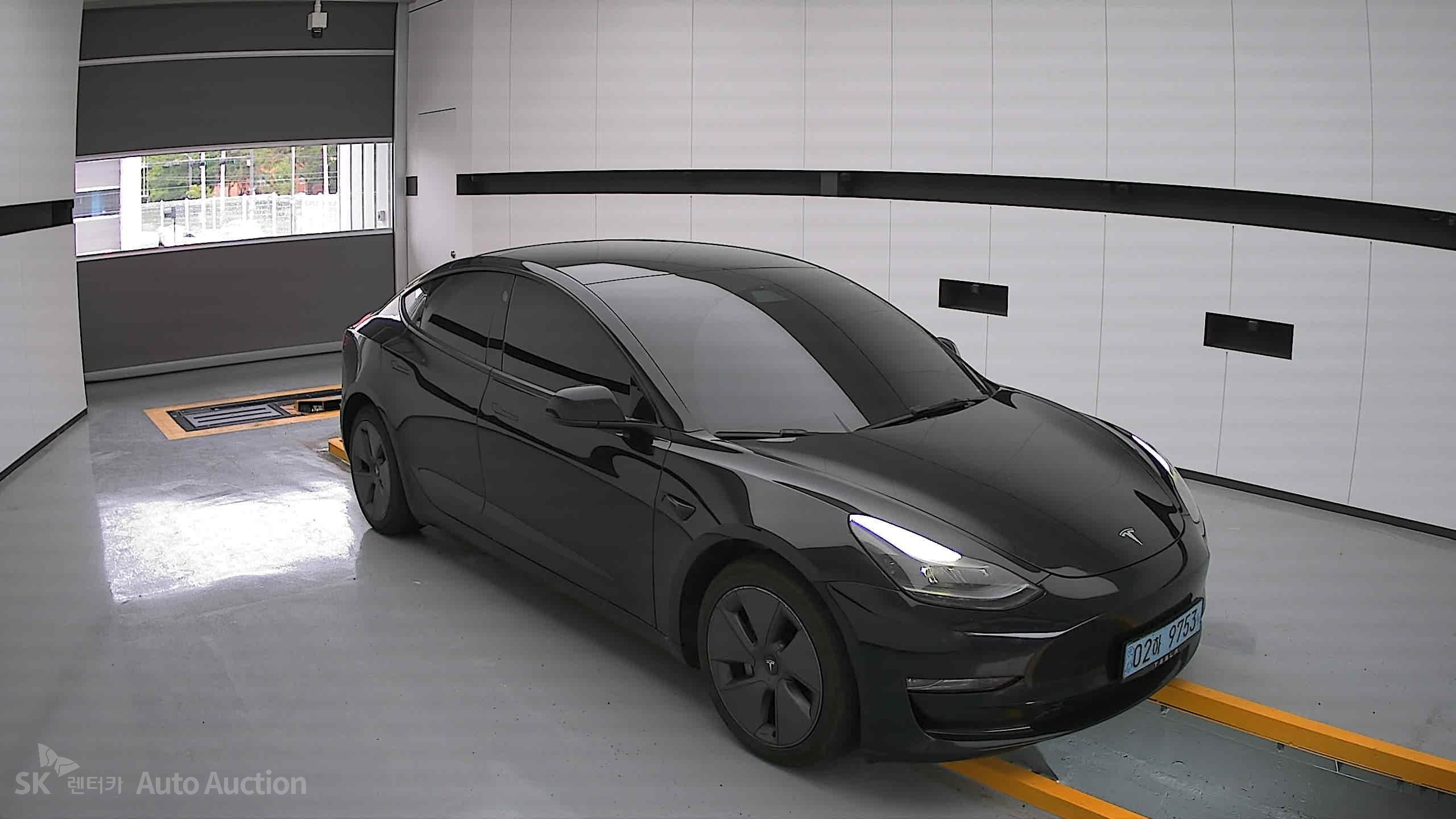 2022 - tesla model 3