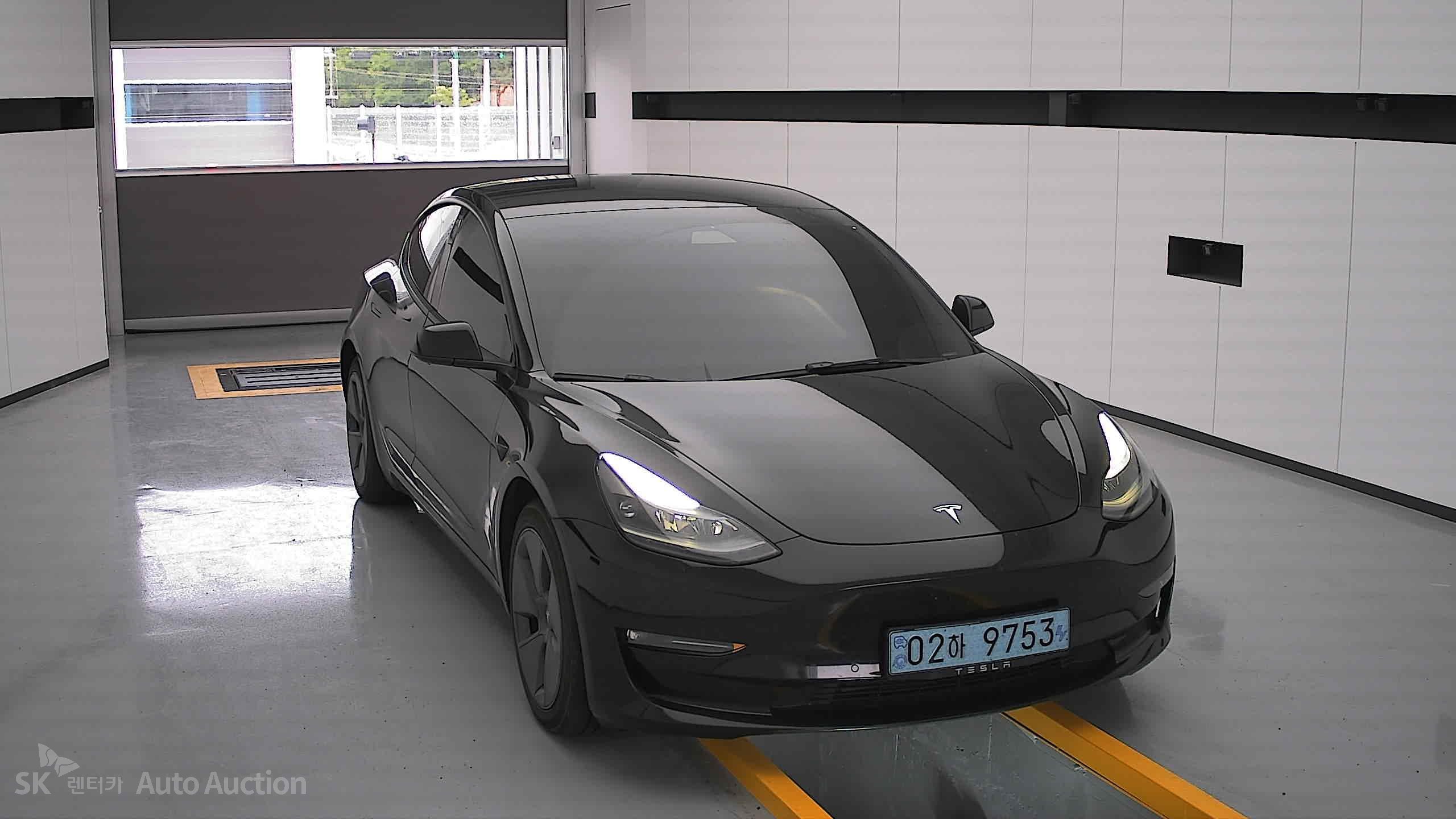 2022 - tesla model 3