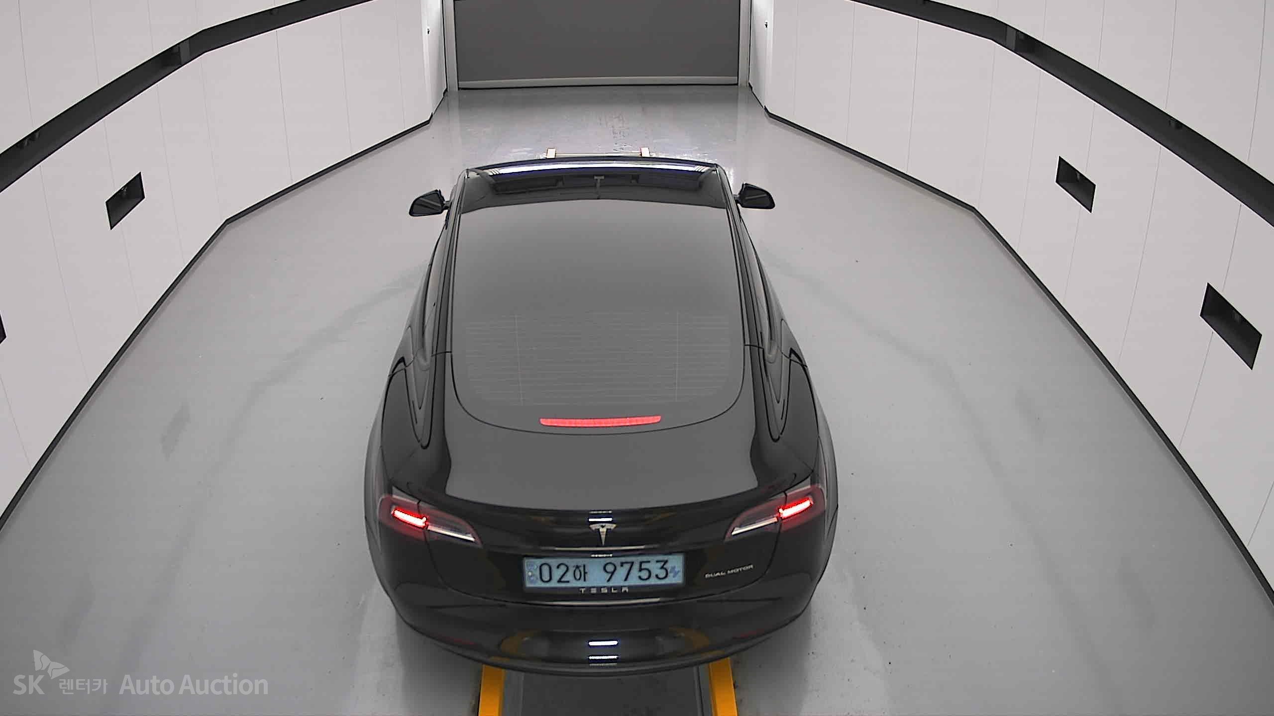 2022 - tesla model 3